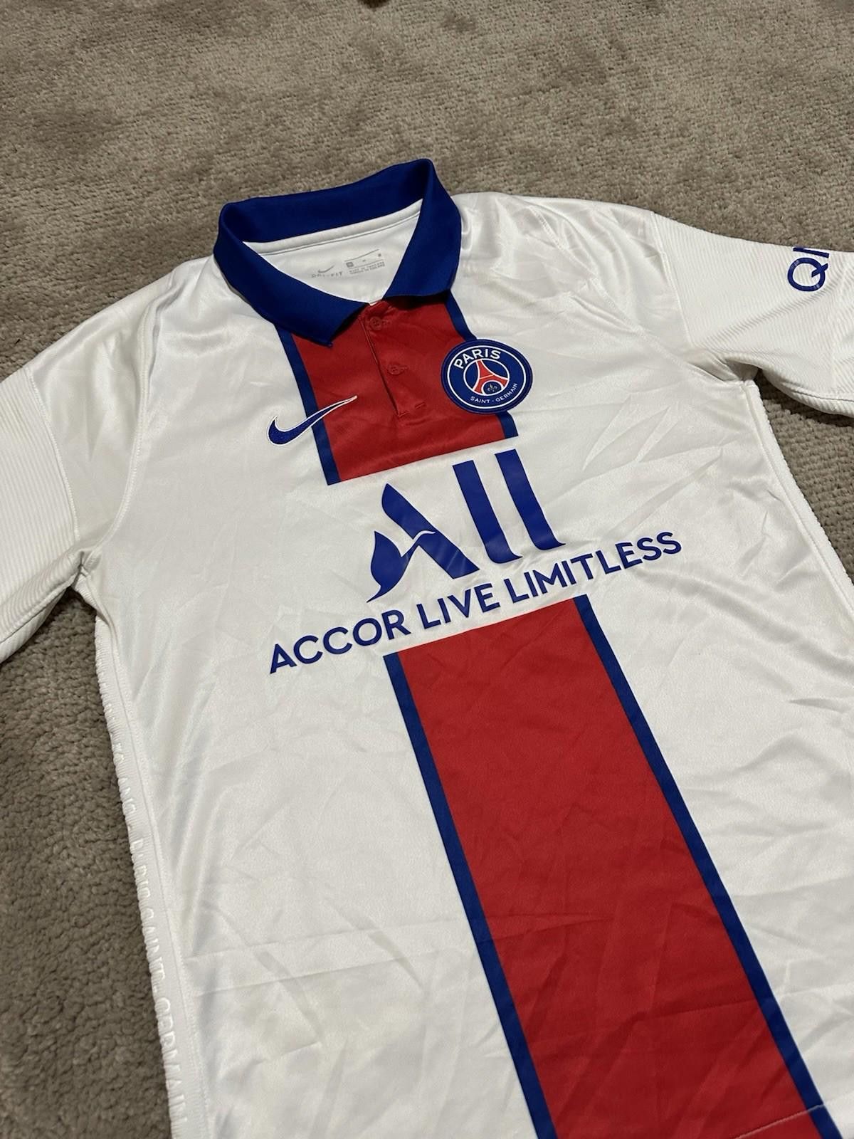 Nike Paris Saint-Germain 2020/21 Away Football Shirt Socc Jersey Size US M / EU 48-50 / 2 - 3 Thumbnail