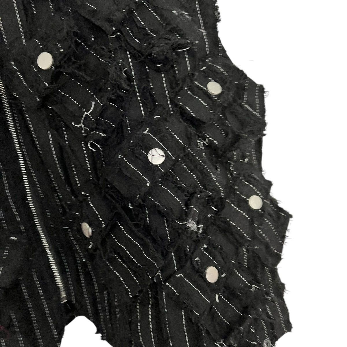 Designer × Japanese Brand Pinstripe distressed multi cargo vest Size US XL / EU 56 / 4 - 3 Thumbnail