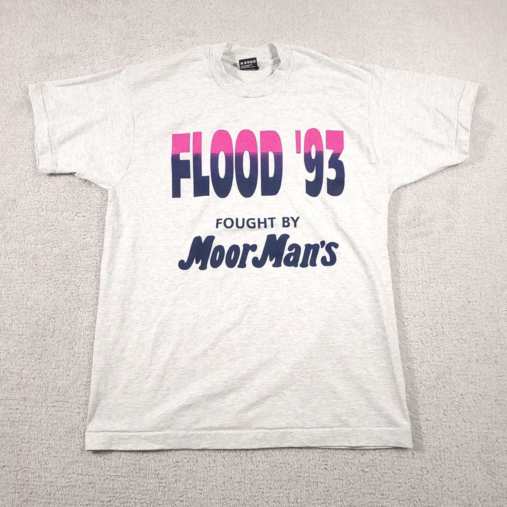 Fruit Of The Loom VINTAGE 1993 Flood Shirt Adult Large Short Sleeve Single Stitch Mens MoorMan's USA Nike Shirt Size US L / EU 52-54 / 3 - 2 Thumbnail