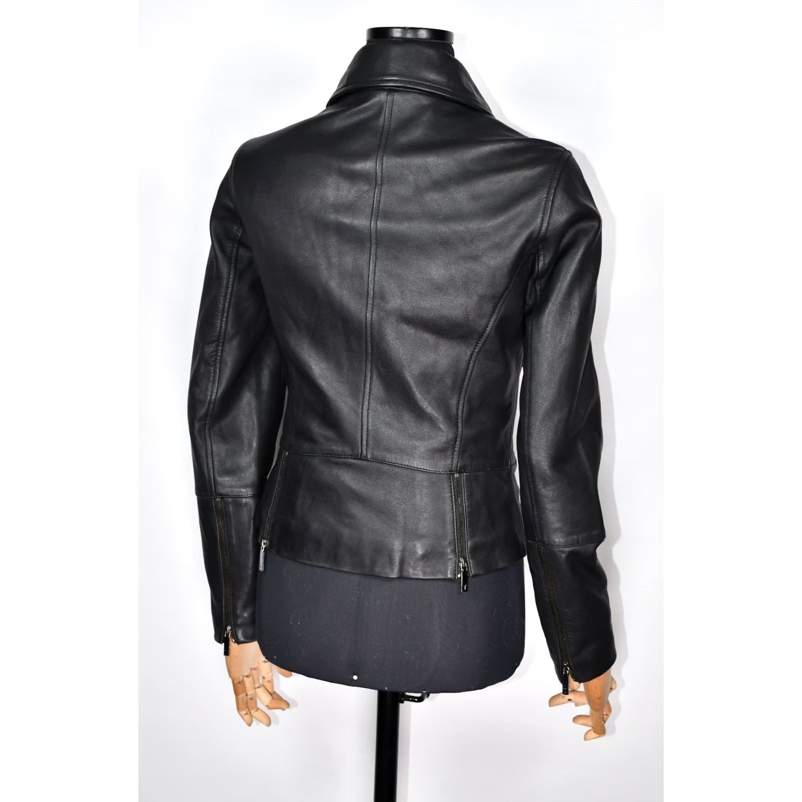 Ted Baker Ted Baker Lizia Minimal Leather Biker Jacket Women's size 4 Black Ted Baker Lizia Minimal Biker Jacket Women Regular XS-XXL Size S / US 4 / IT 40 - 3 Thumbnail