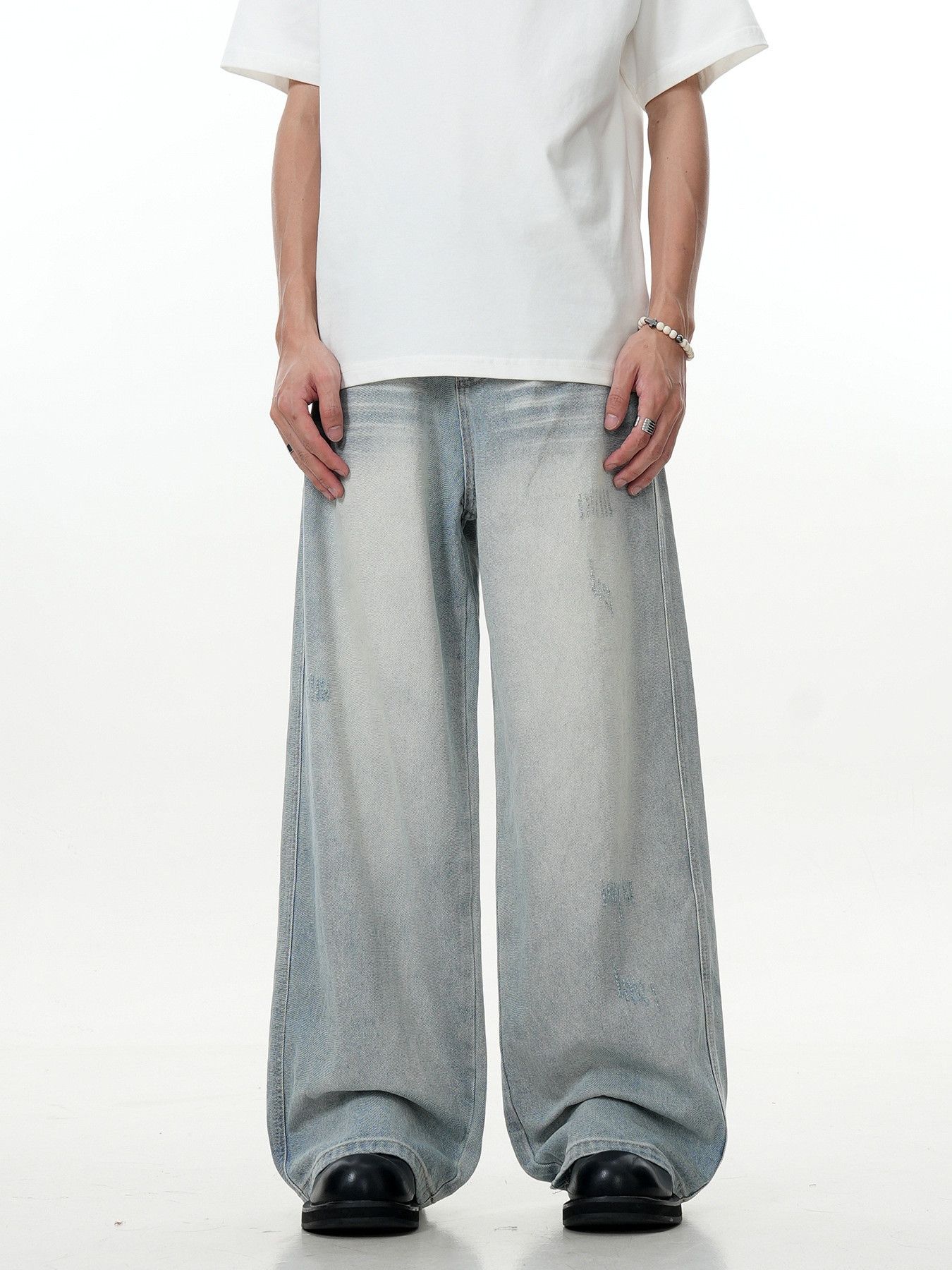 Vintage Men's American Light Blue Wide-Leg Casual Straight-Fit Jeans Size US 32 / EU 48 - 1 Thumbnail