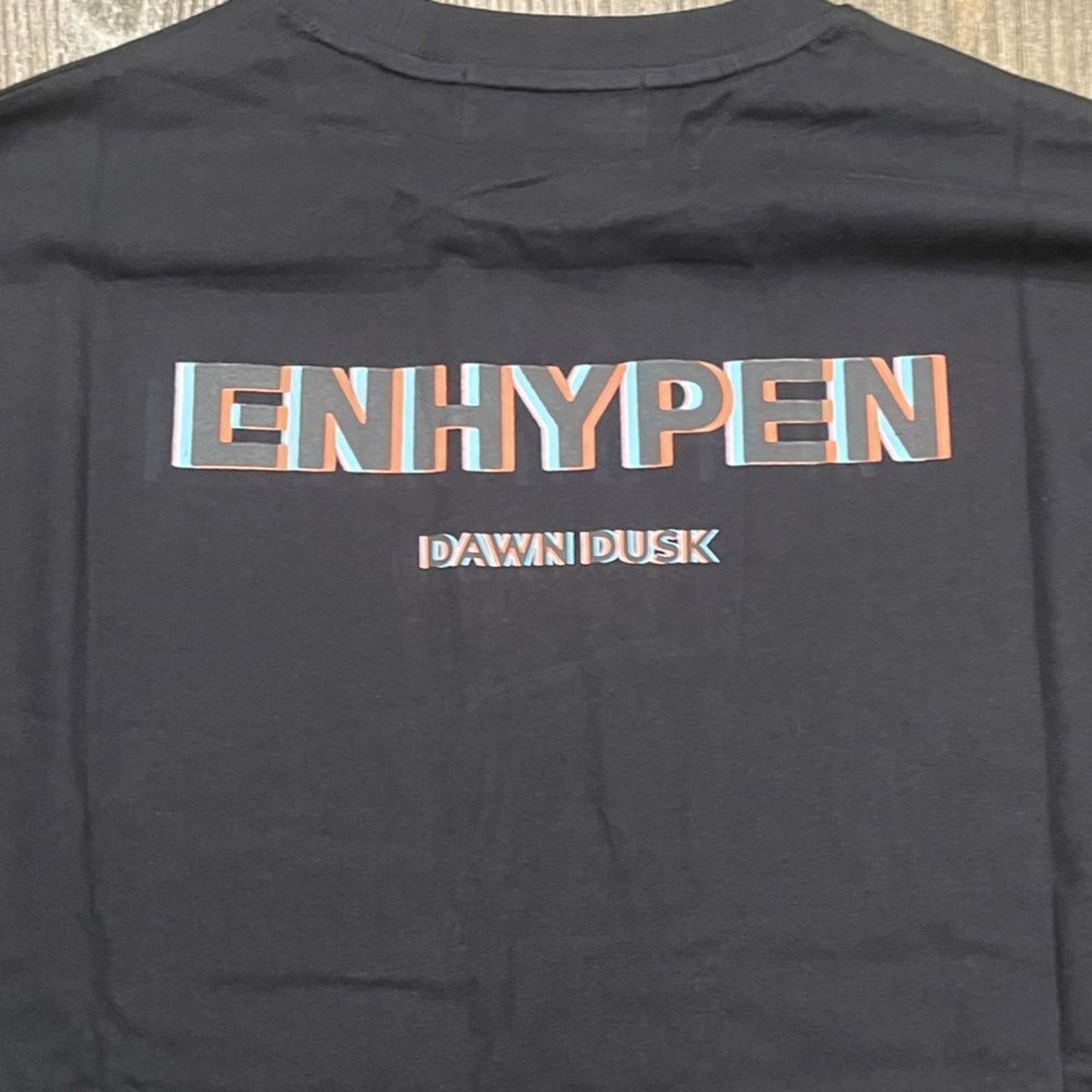 Vintage NWT Enhypen Band Dawn Dusk Black Long Sleeve T-Shirt Size L Size US L / EU 52-54 / 3 - 7 Thumbnail