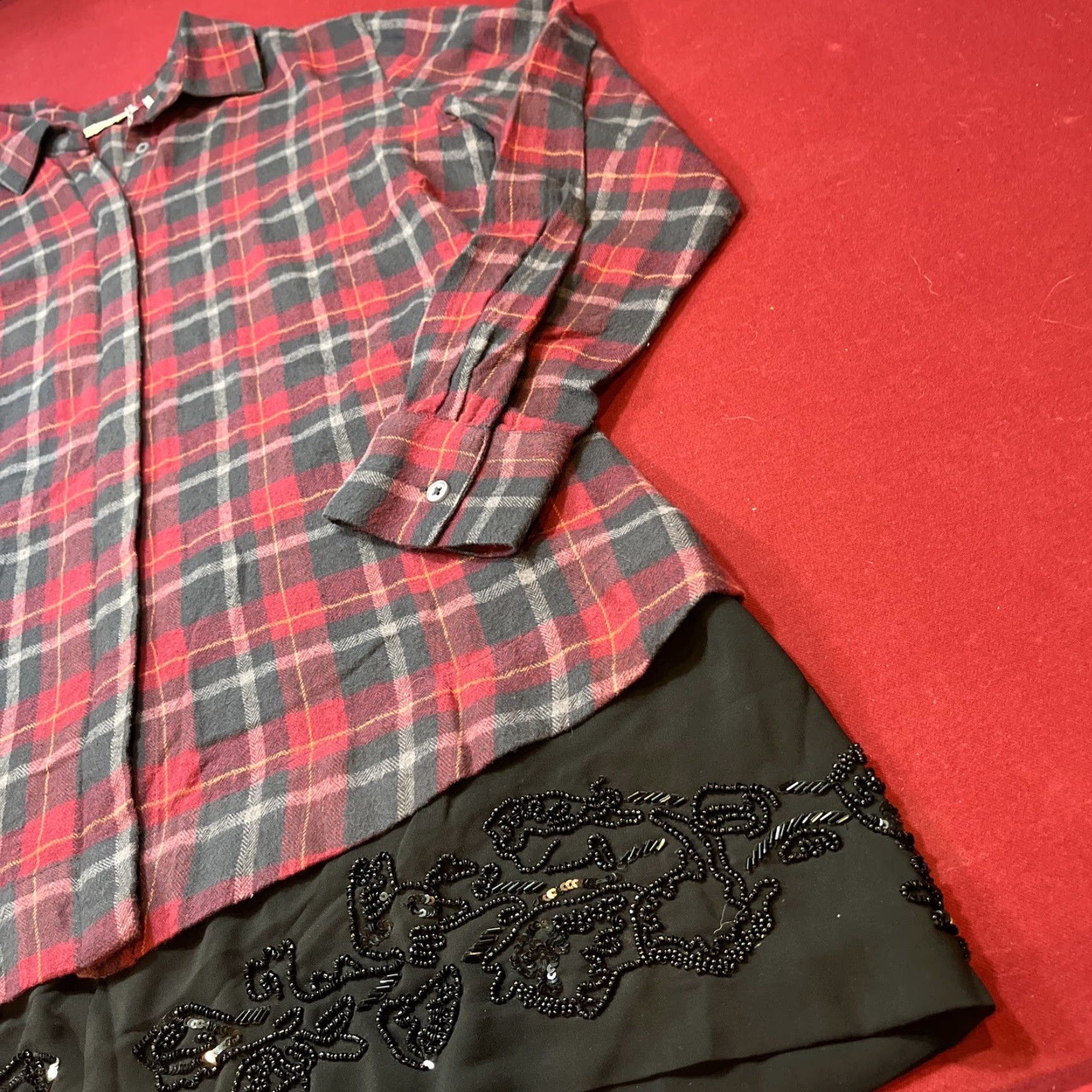 Soft Surroundings Soft Surroundings Shirt Women M Red Plaid Flannel Button-Up Long Sleeve Bling Hem Beads Collared Tunic Casual Fall Winter Boho Size M / US 6-8 / IT 42-44 - 6 Thumbnail
