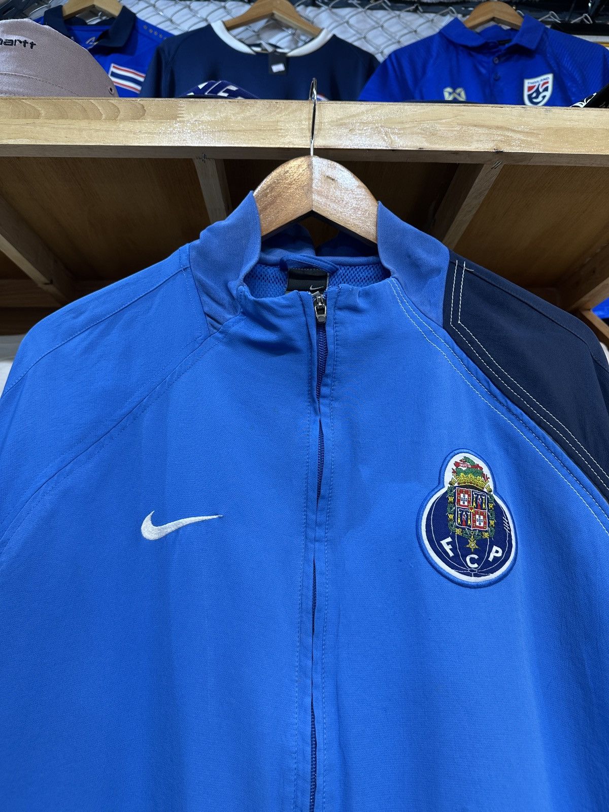 Nike Vintage FC Porto 2005-06 Nike Total 90 Track Jacket Size US L / EU 52-54 / 3 - 3 Thumbnail