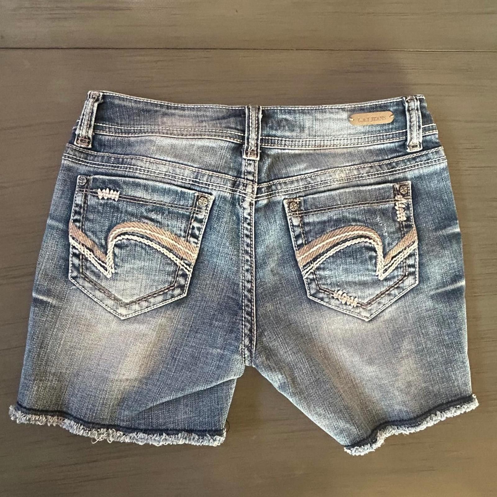 Designer LA Idol Womens Denim Shorts Size M Distressed Cutoff Size 32" / US 10 / IT 46 - 3 Thumbnail