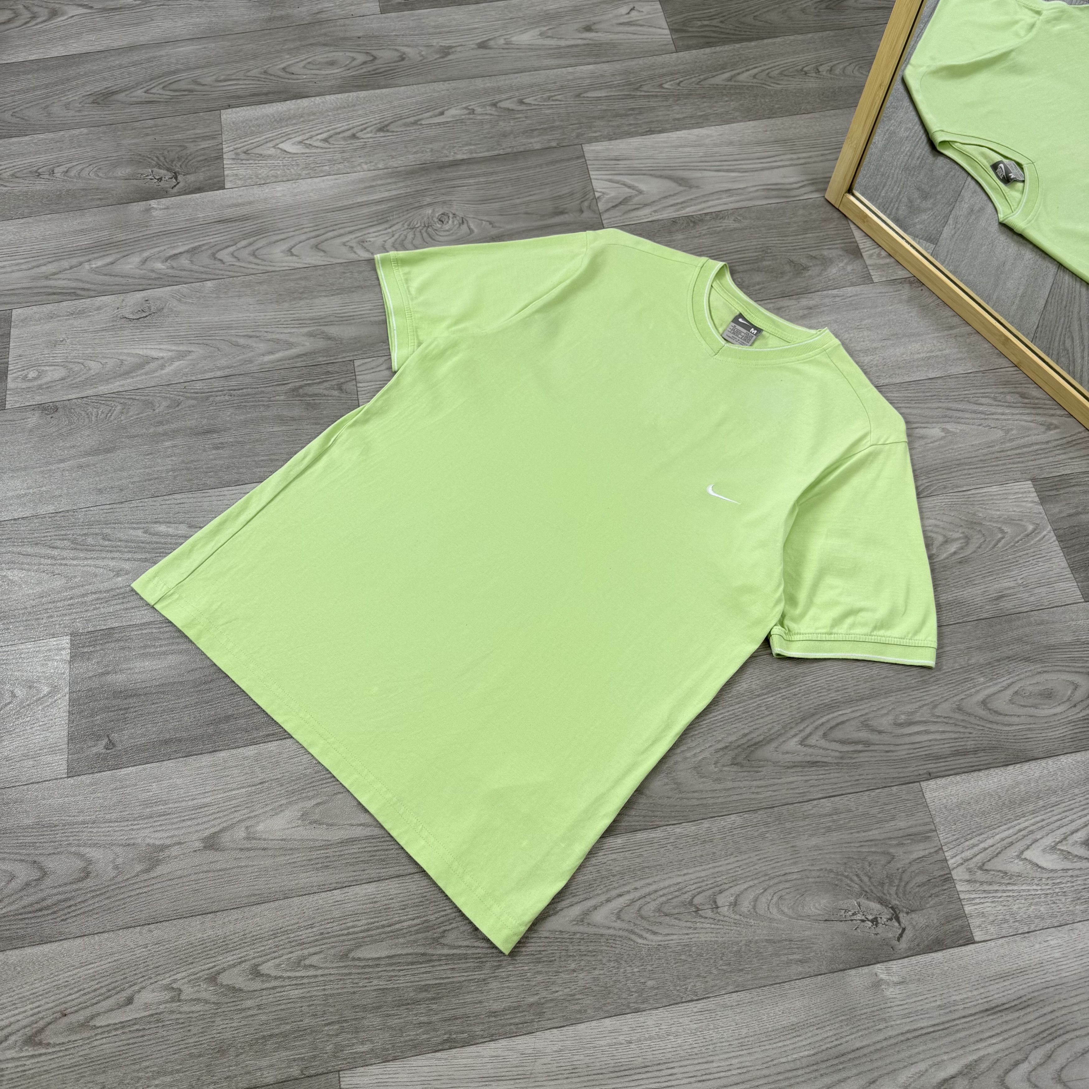 Nike Vintage Nike 90s Swoosh V-Neck Green Tee Shirt Size US M / EU 48-50 / 2 - 3 Thumbnail