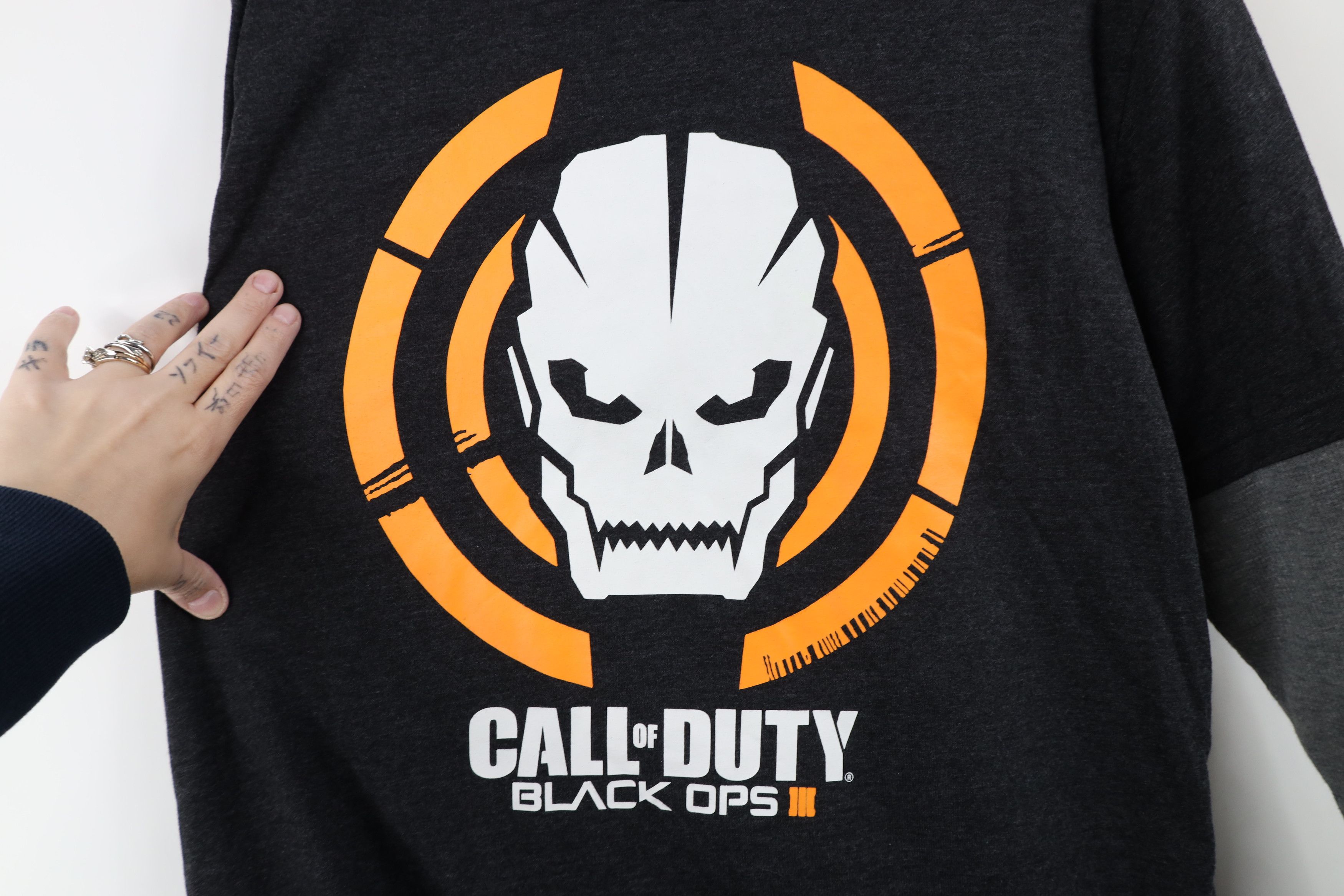 Vintage Y2K Waffle Knit Call of Duty Black OPS III T-Shirt Gray Size US L / EU 52-54 / 3 - 4 Thumbnail