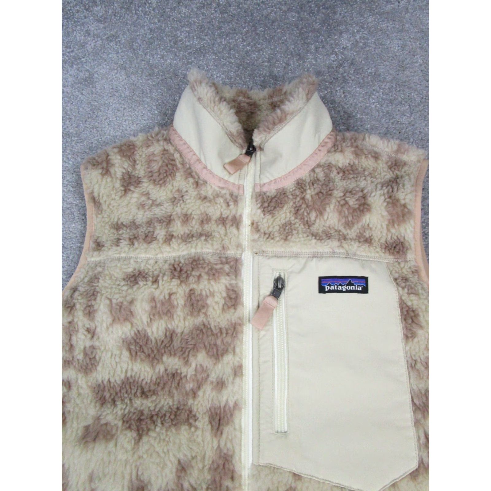 Patagonia Patagonia Vest Womens Large Brown Aztec Cheetah Print Pattern Retro Classic Full Zip Vest Size L / US 10 / IT 46 - 2 Thumbnail