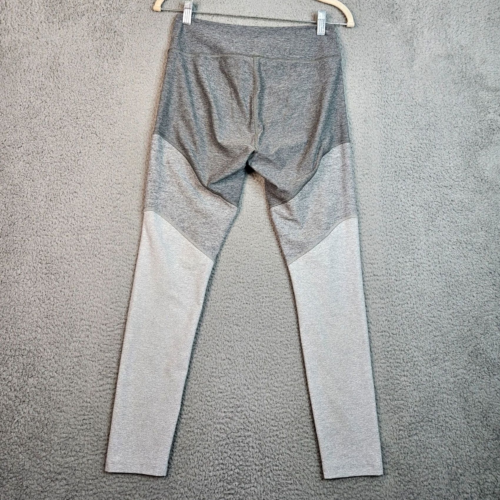Outdoor Voices - Keeps the core selling point: Outdoor Voices Womens black gray stripes 7/8 leggings Size M Size 32" / US 10 / IT 46 - 6 Thumbnail
