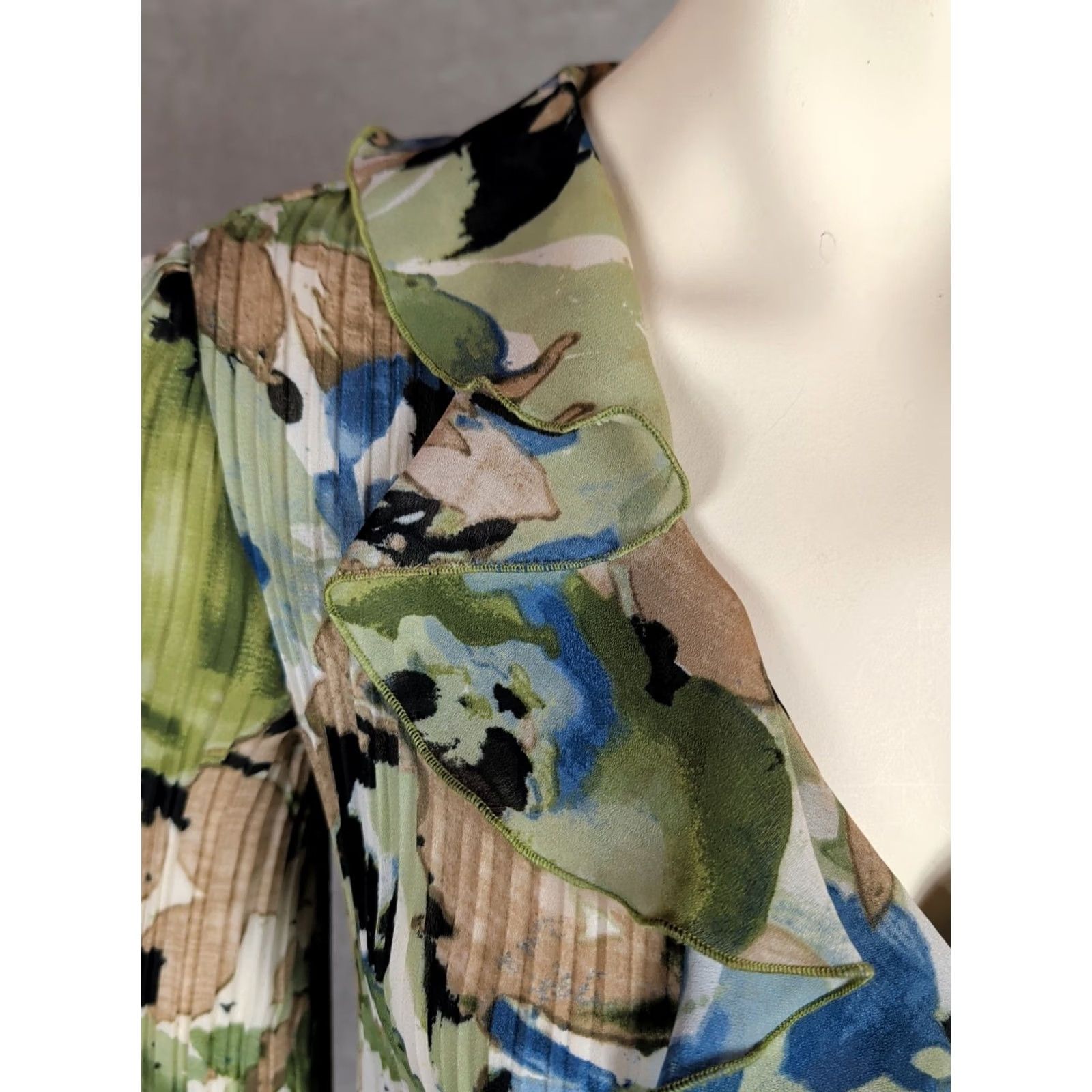 Vintage VINTAGE Allison Taylor Top Shirt Green Floral V-Neck Chiffon 3/4 Sleeve Ruffle Forest Fairy Womens S Size S / US 4 / IT 40 - 3 Thumbnail