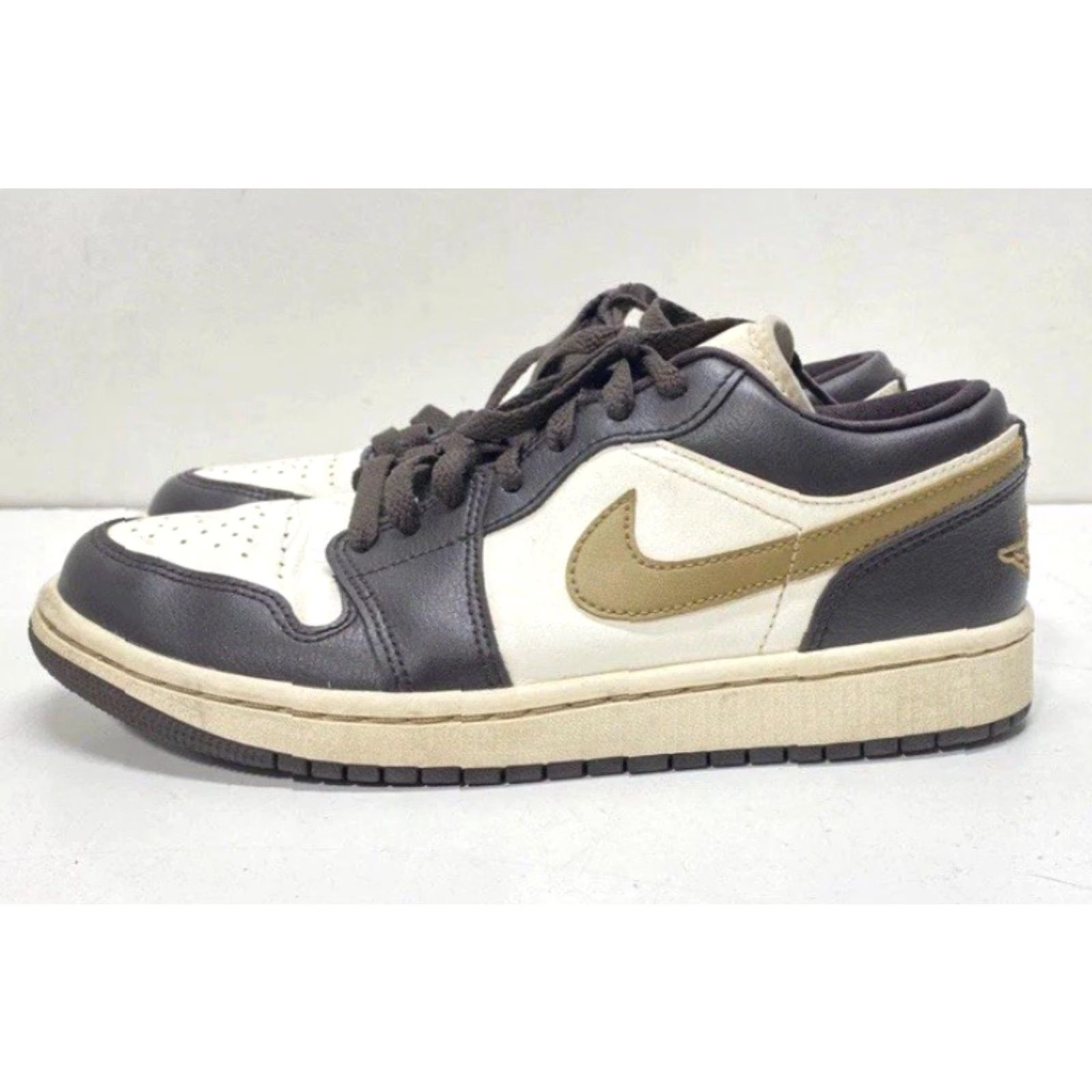 Jordan Brand Women's Nike Air Jordan 1 Low Shadow Brown Everyday Sneakers DC0774-200 Size 7.5 Size US 8 / IT 38 - 4 Thumbnail