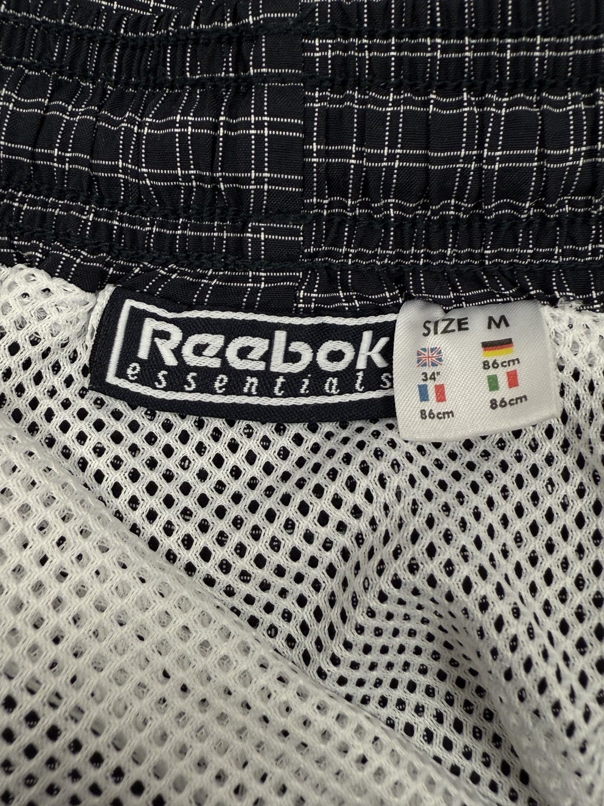 Reebok 2000s Vintage Reebok Essentials Black Checkered Nylon Shorts Size US 34 / EU 50 - 5 Thumbnail