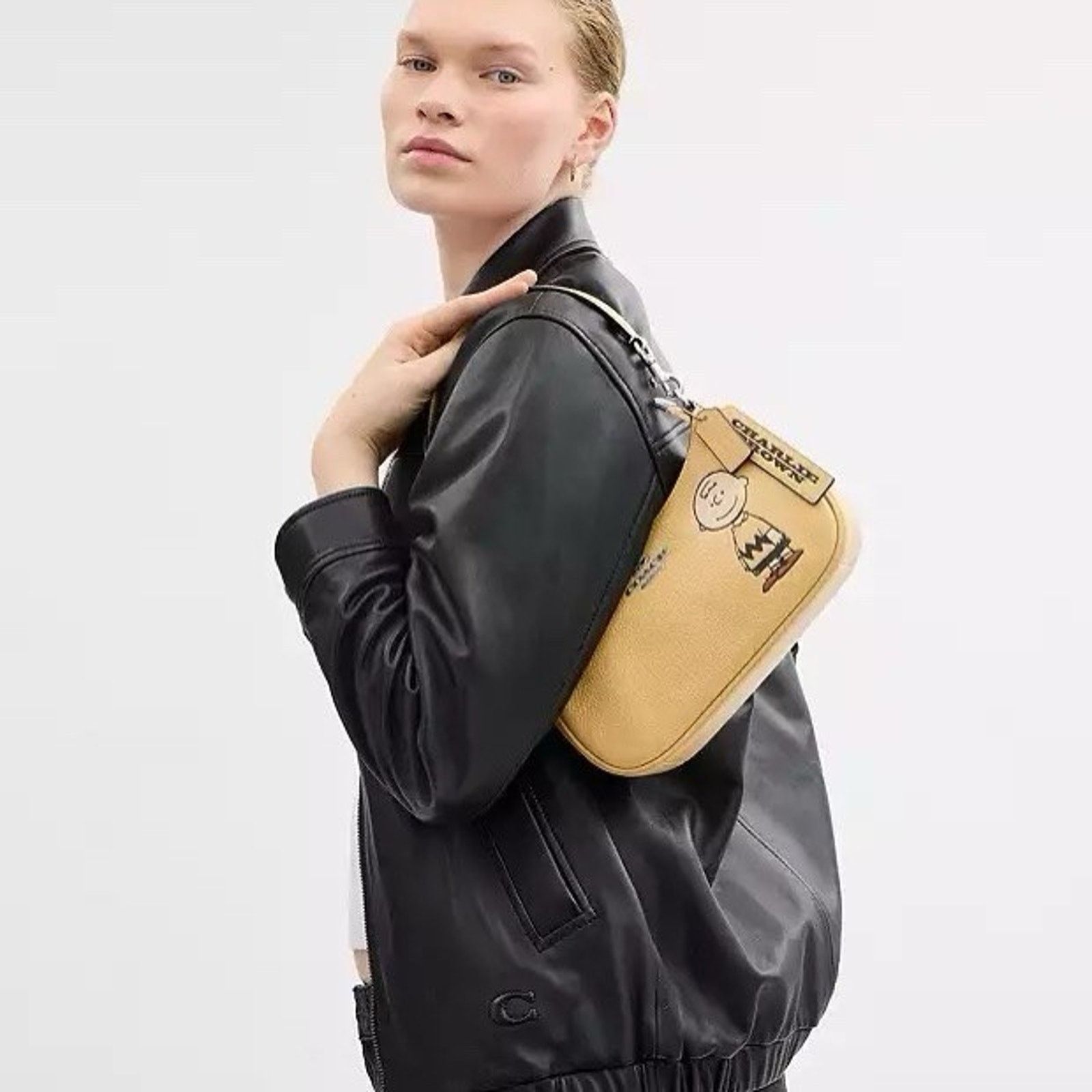 Coach NWT Coach CBJ83 X Peanuts Teri Shoulder Bag Charlie Brown Size ONE SIZE - 11 Thumbnail