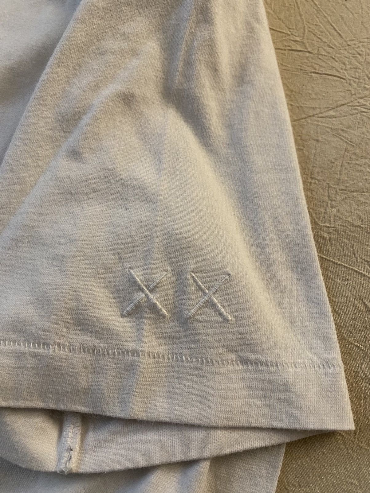 Kaws × Uniqlo Kaws x Uniqlo Flayed Shirt Size US M / EU 48-50 / 2 - 3 Thumbnail