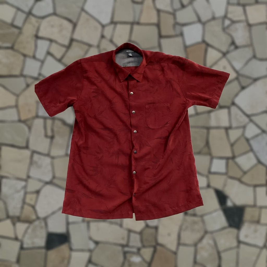 Van Heusen VINTAGE Van Heusen Hawaiian Shirt Men Medium Maroon Short Sleeve Button-Up Shirt Men’s Medium Hawaiian Theme Mens Size US M / EU 48-50 / 2 - 1 Thumbnail