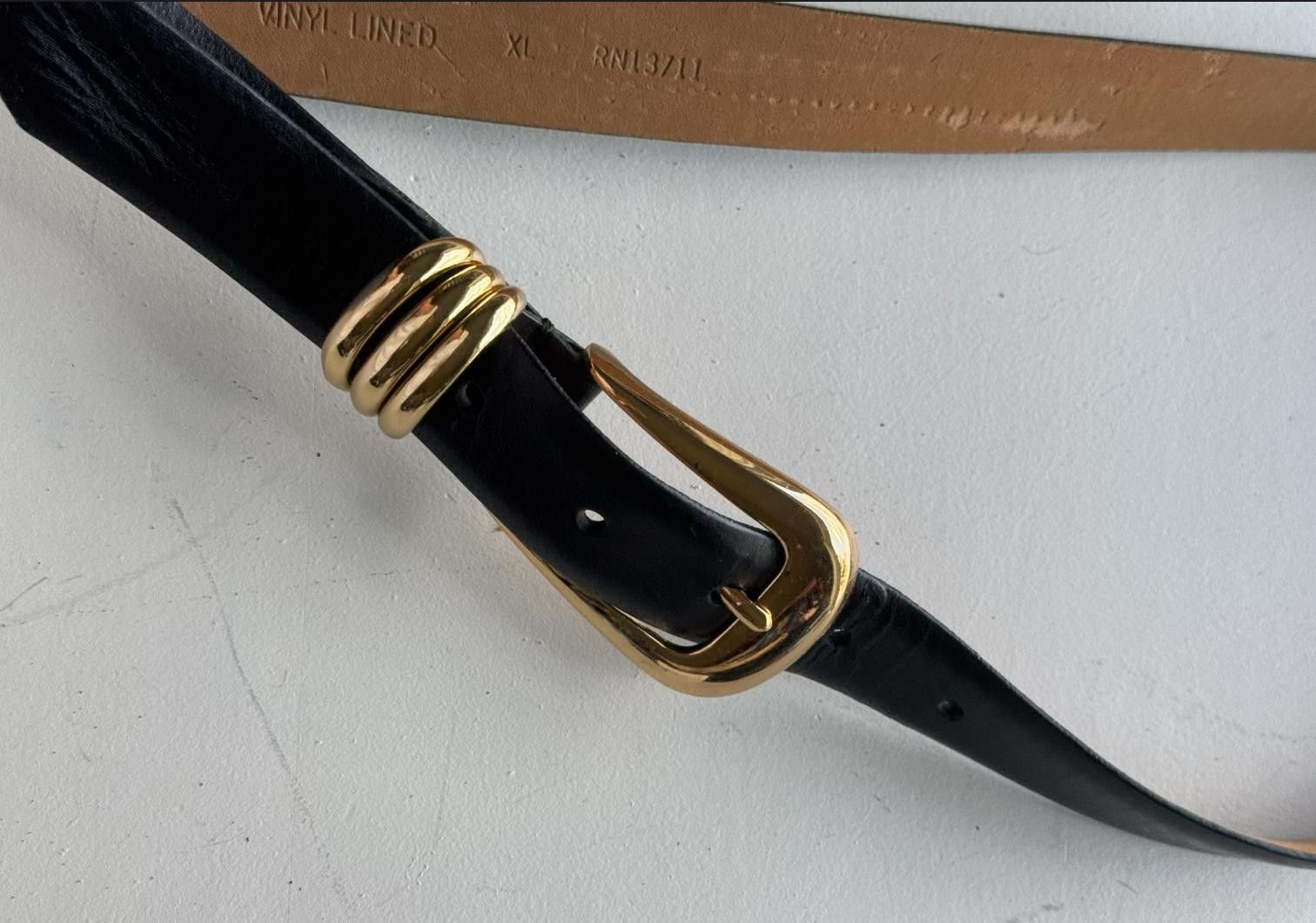 Designer Black Leather Belt With Gold Details Size ONE SIZE - 4 Thumbnail