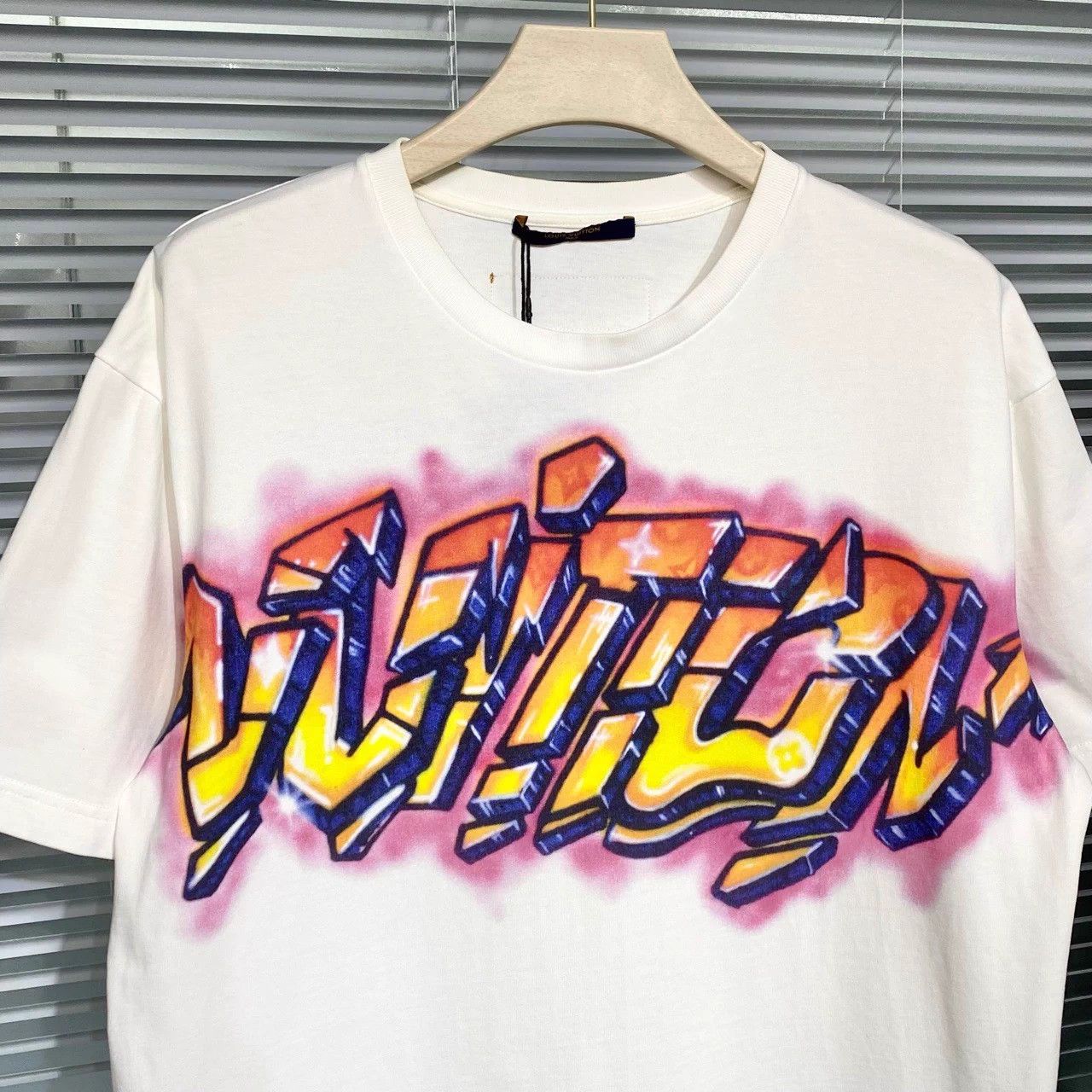 Louis Vuitton LV SS23 Graffiti & Back Logo White Short Sleeve M Size US M / EU 48-50 / 2 - 6 Thumbnail