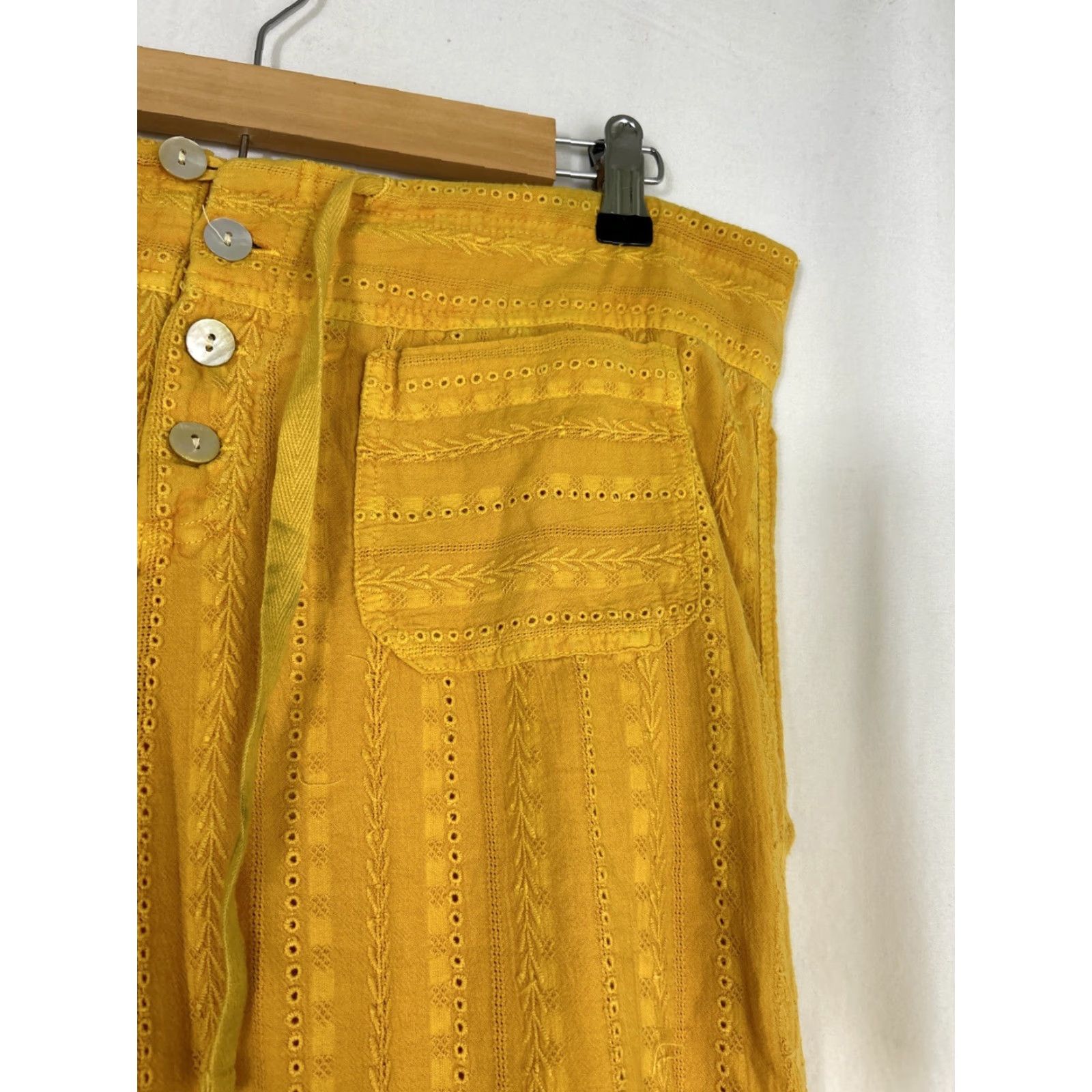 Vintage Sundance Womens Pants Medium Yellow Eyelet Patch Pocket Wide-Leg Stains Chambray Cotton Baggy Casual Spring Summer Size 32" / US 10 / IT 46 - 3 Thumbnail