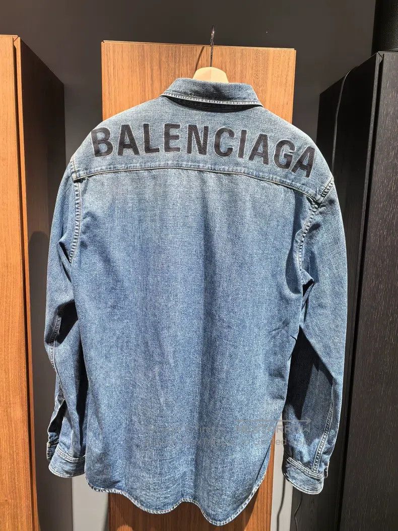 Balenciaga Balenciaga szie 39 Denim Shirt Jacket Size US S / EU 44-46 / 1 - 1 Thumbnail
