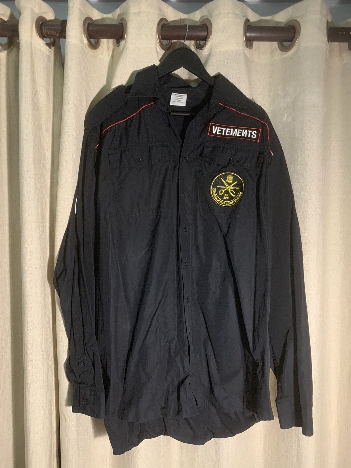 Vetements Vetements for rent police uniform button down ss20 Size US M / EU 48-50 / 2 - 1 Thumbnail