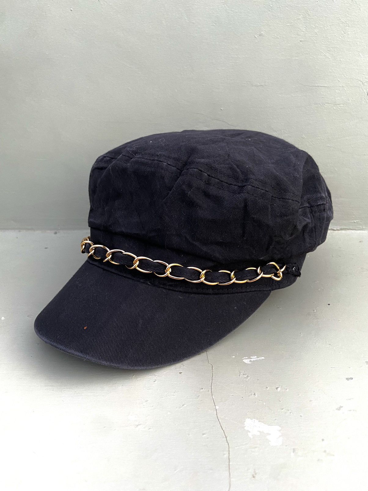 Le Grande Bleu (L.G.B.) 2000s Y2K Japanese style hat with gold chain Size ONE SIZE - 2 Thumbnail