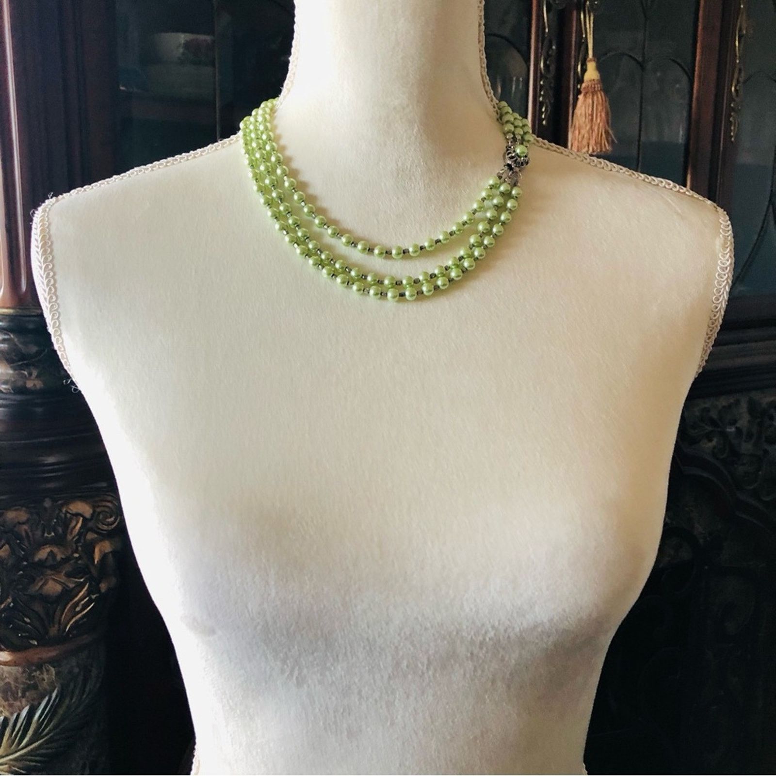 Jewelry Handcrafted green Czech Pearl custom matching clasp necklace Size ONE SIZE - 3 Thumbnail