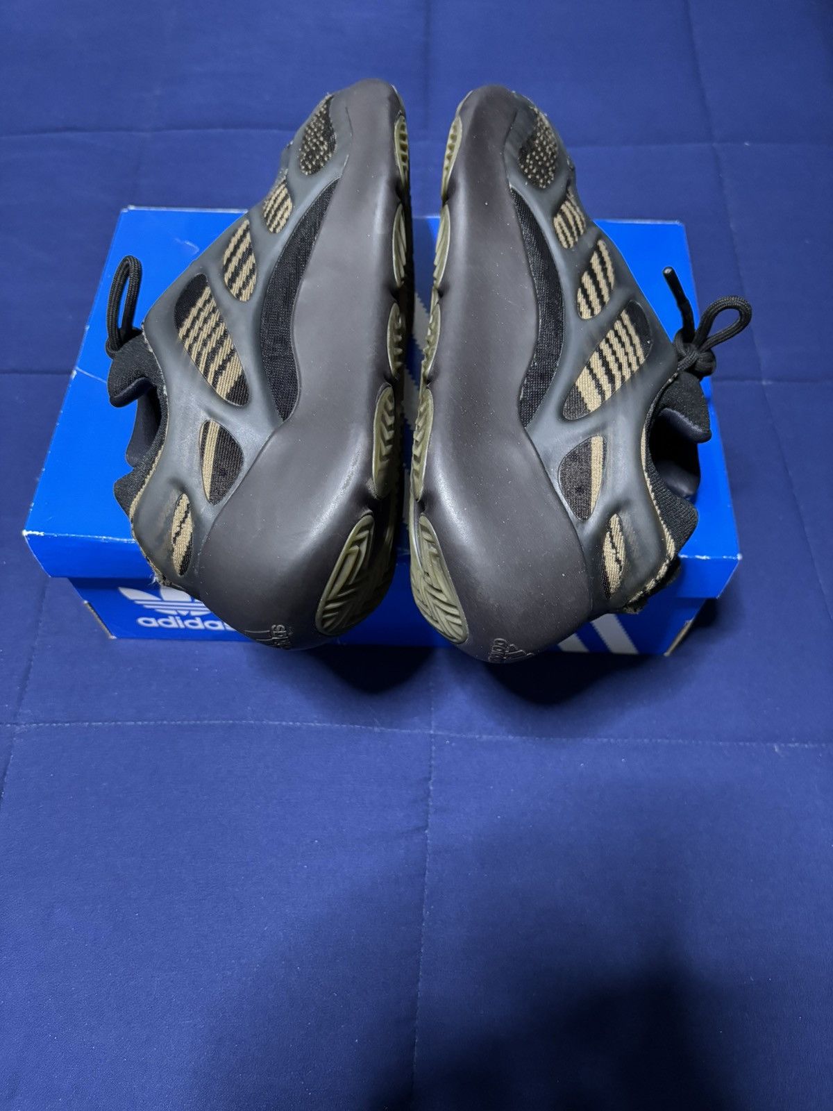 Adidas Adidas Yeezy 700 V3 Clay Brown 2020 Size 10 Size US 10 / EU 43 - 3 Thumbnail