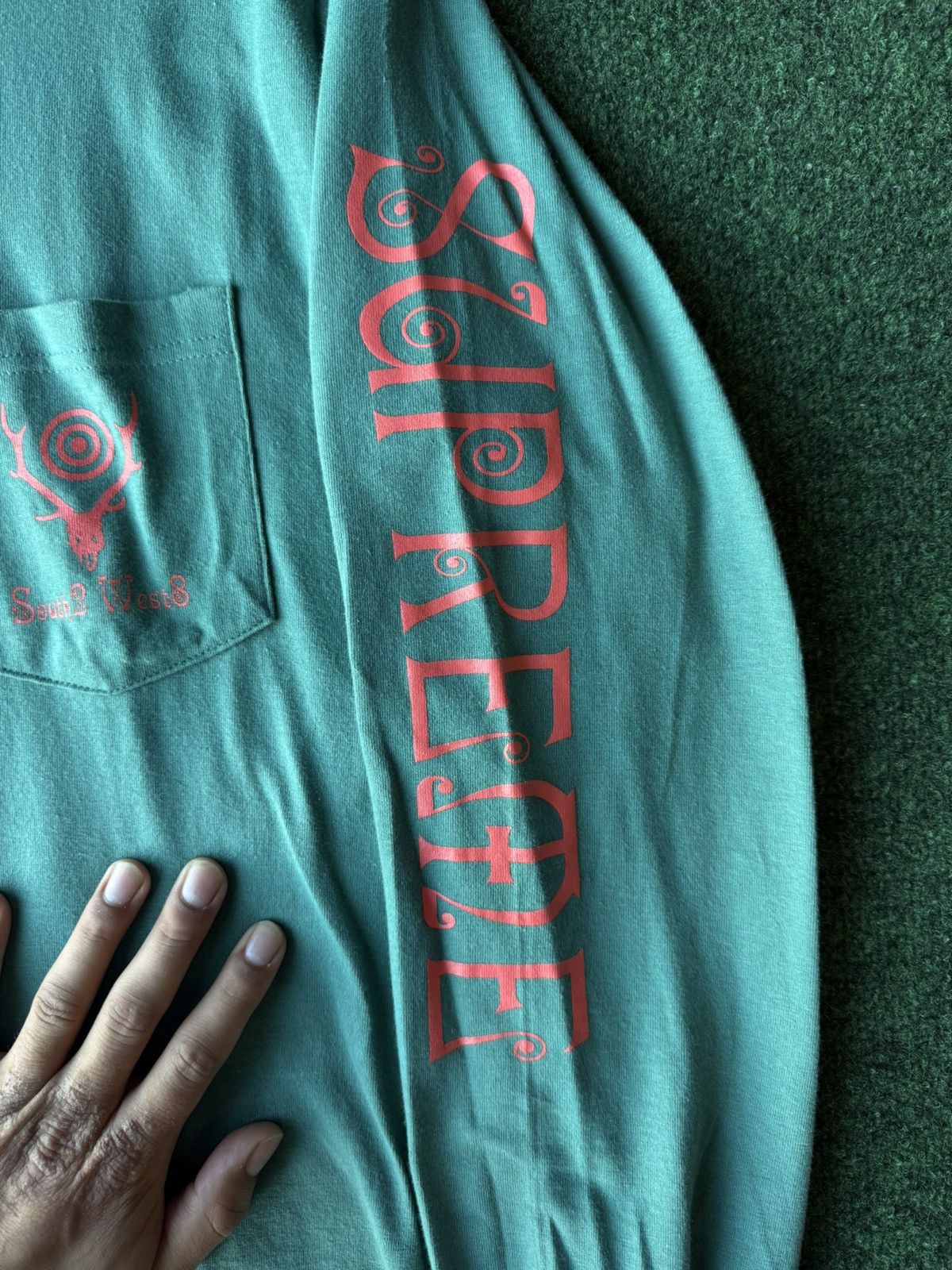 South2 West8 × Supreme BRAND NEW SUPREME SOUTH2 WEST8 L/S POCKET TEE “TEAL” SIZE S Size US S / EU 44-46 / 1 - 9 Thumbnail