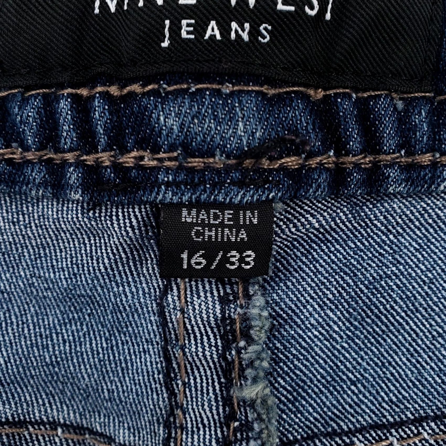 Nine West Nine West Womens Jeans 16/33 Mid-Rise Crop Rhinestone Pocket Medium Blue Denim Size 38" / US 16 / IT 52 - 4 Thumbnail