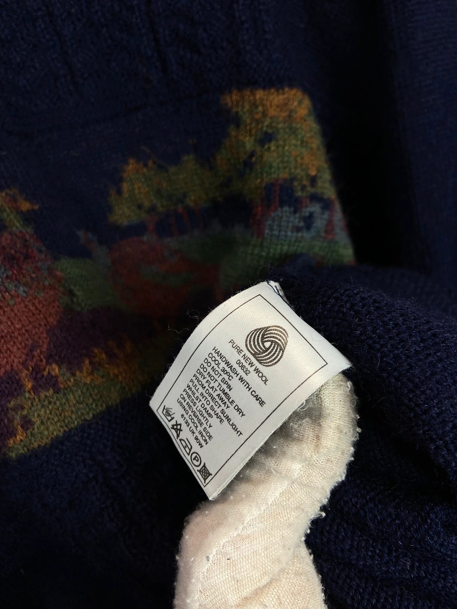 Vintage Sweater vintage navy pheasant print wool retro knit Size US L / EU 52-54 / 3 - 4 Thumbnail