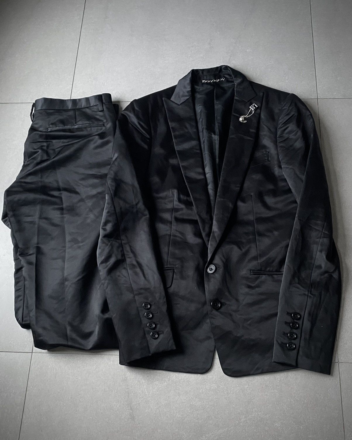 Buffalo Bobs Black Gem Brooch Suit Set