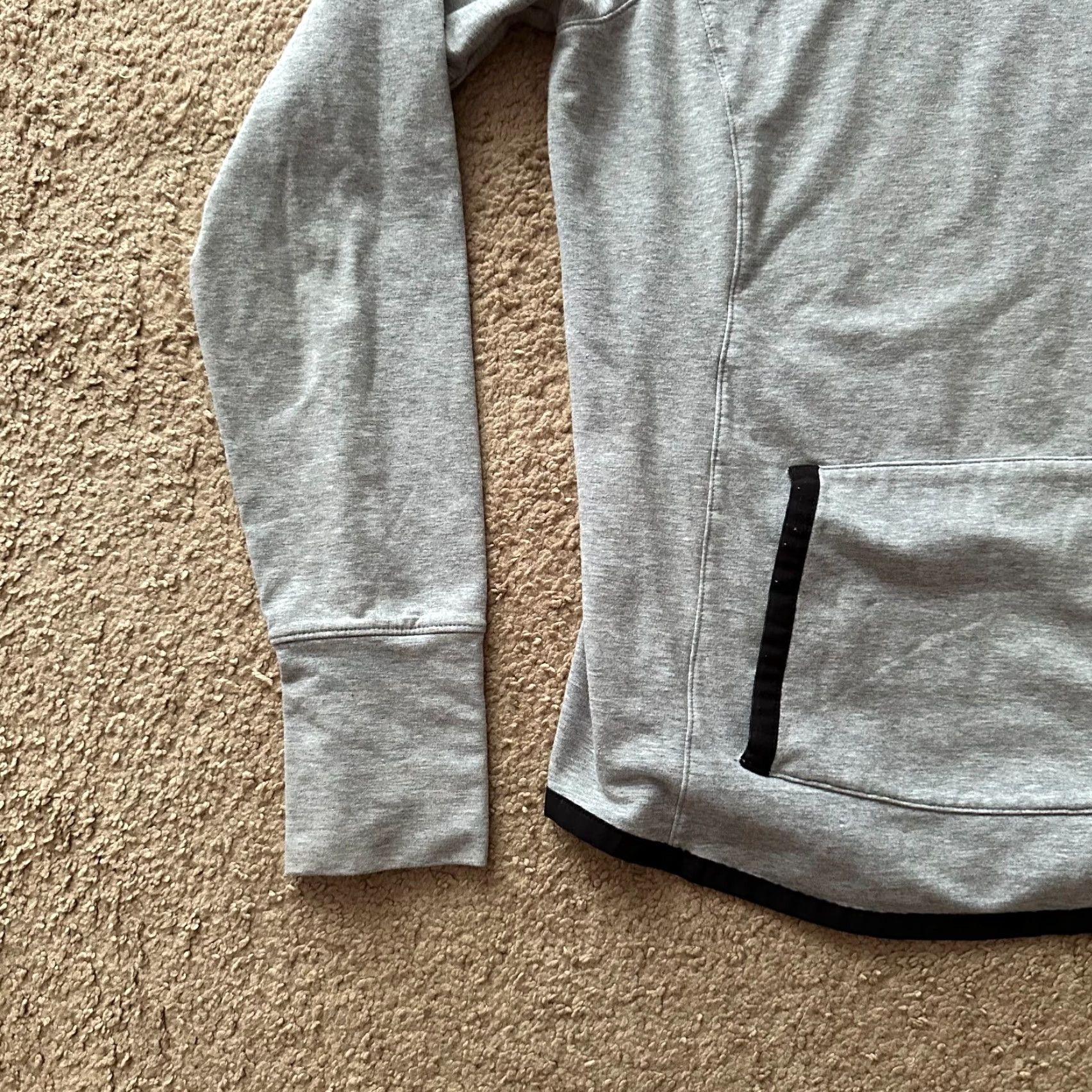 Athleta Athleta Sweatshirt Womens Medium Fleece Pullover High Neck Gray Pockets Size M / US 6-8 / IT 42-44 - 5 Thumbnail
