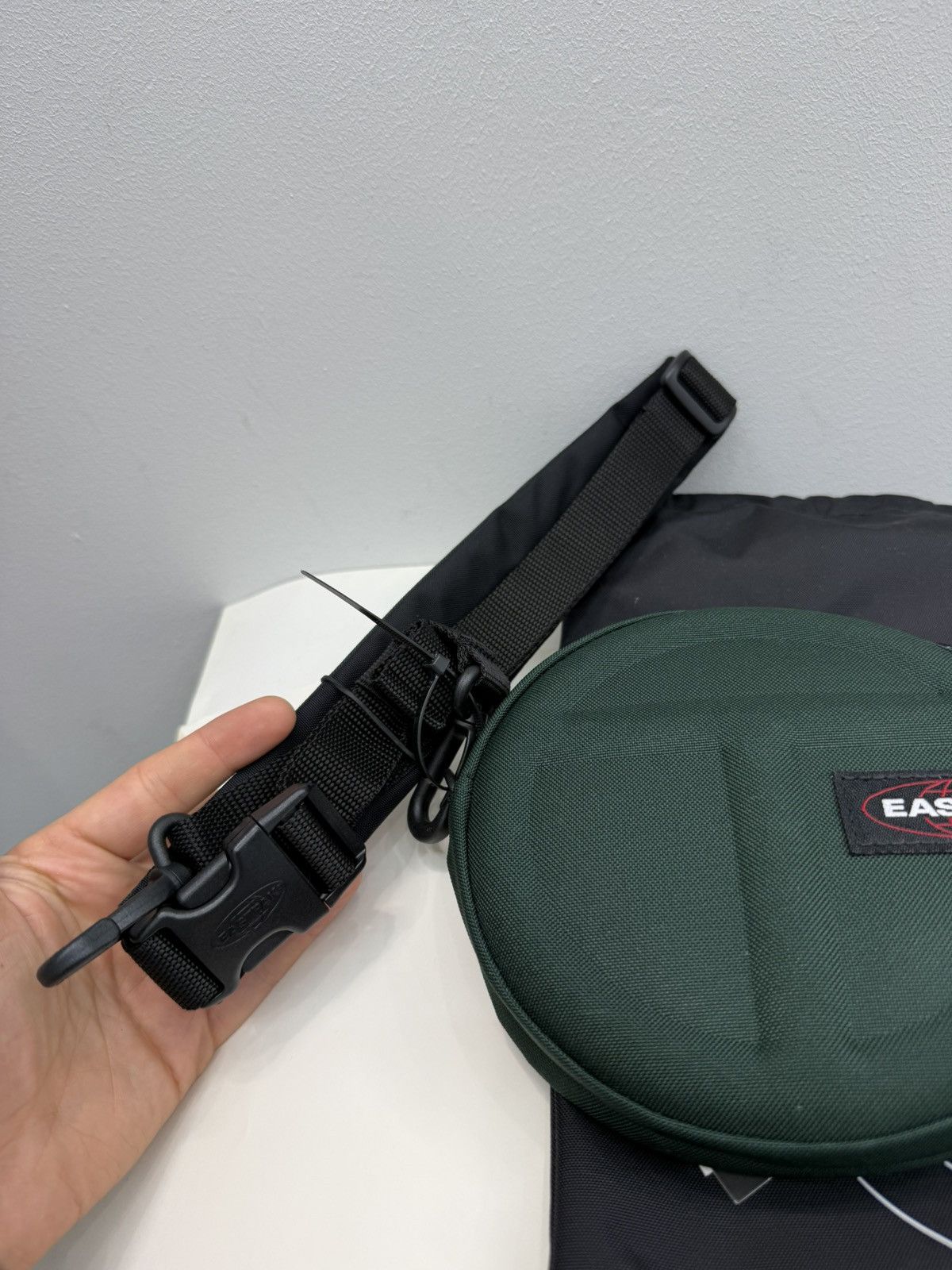 Eastpak × Telfar Eastpak x Telfar Dark Olive Circle Shoulder Bag Size ONE SIZE - 2 Thumbnail