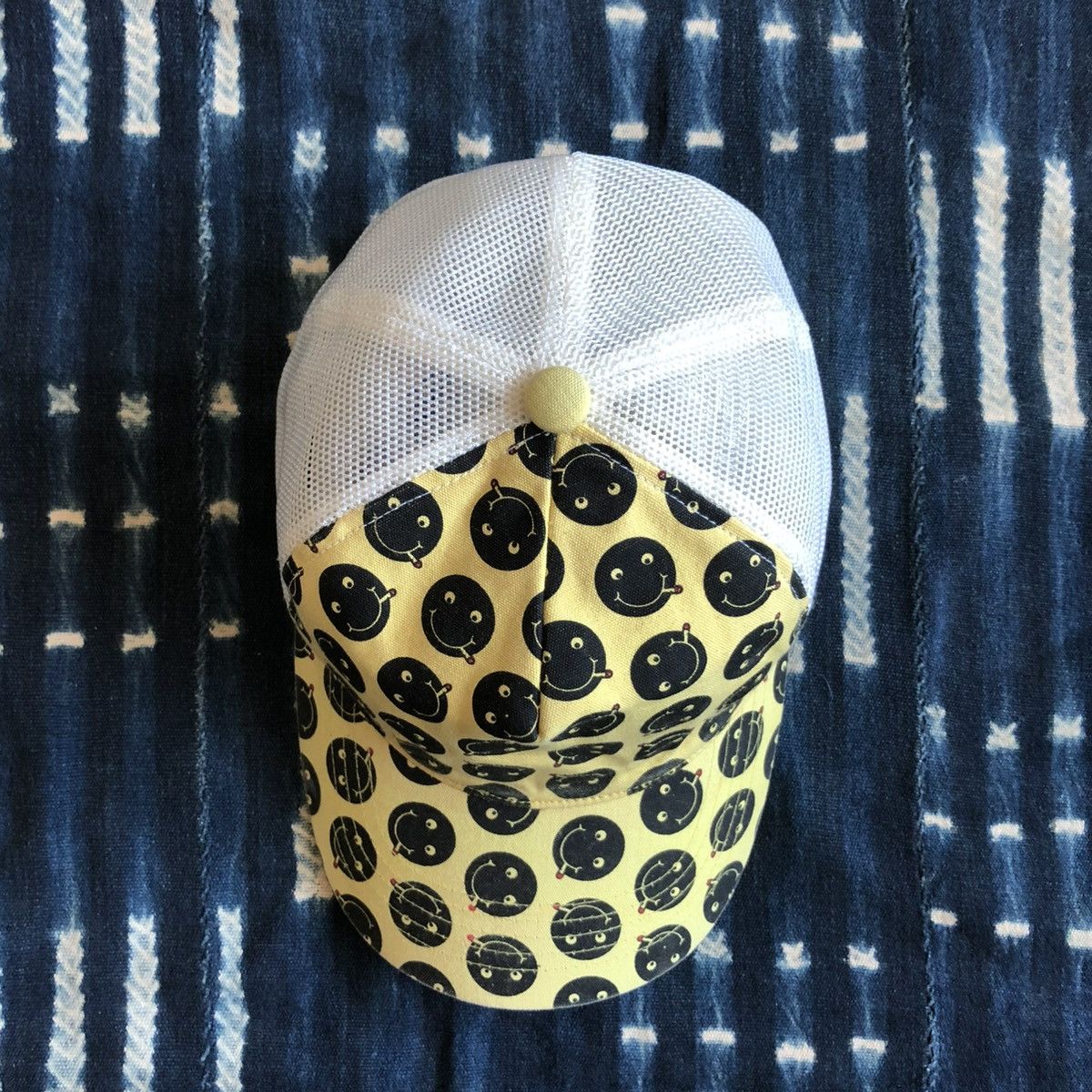 Masterpiece Hectic Archive Smile trucker hat OS