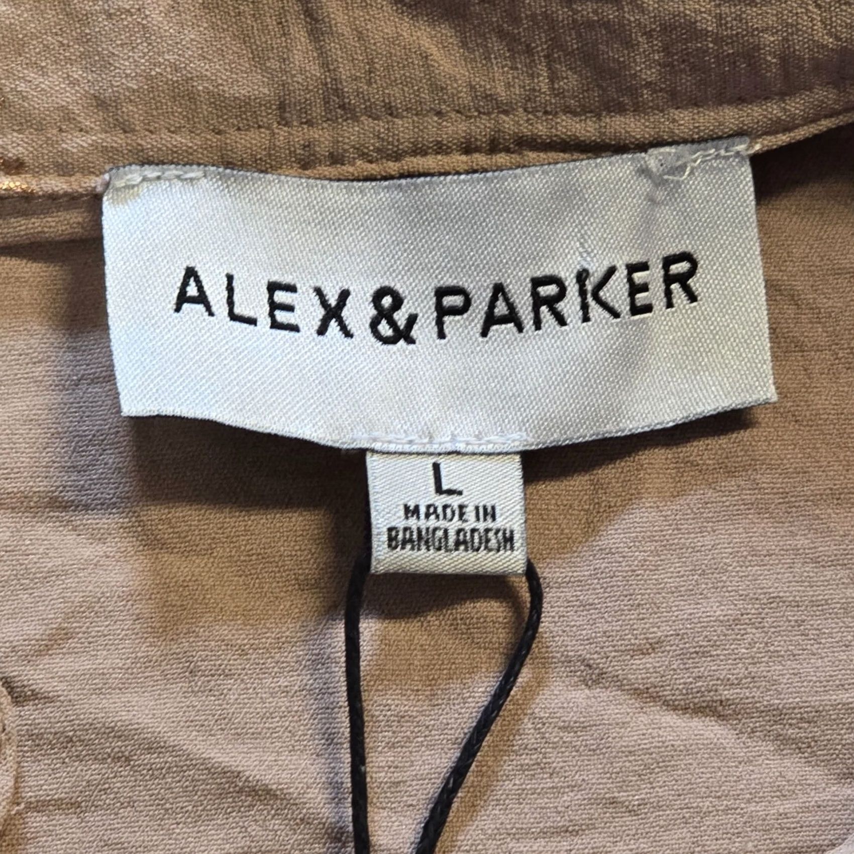 Parker Alex Parker Top Womens Size L Beige Gold Paris Eiffel Tower Button Casual Blouse Size L / US 10 / IT 46 - 3 Thumbnail
