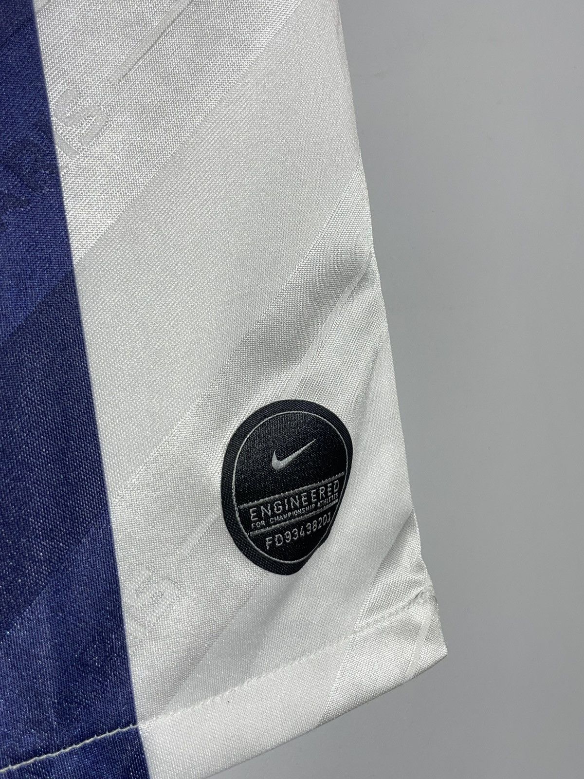 Nike Paris Saint Germain PSG Nike 2019/20 Third Football Shirt Size US S / EU 44-46 / 1 - 8 Thumbnail