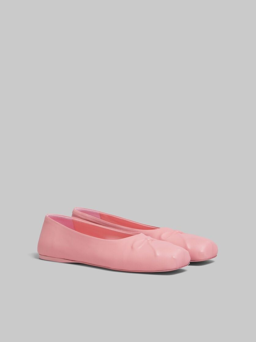 o1w1db10925 Flats in Pink