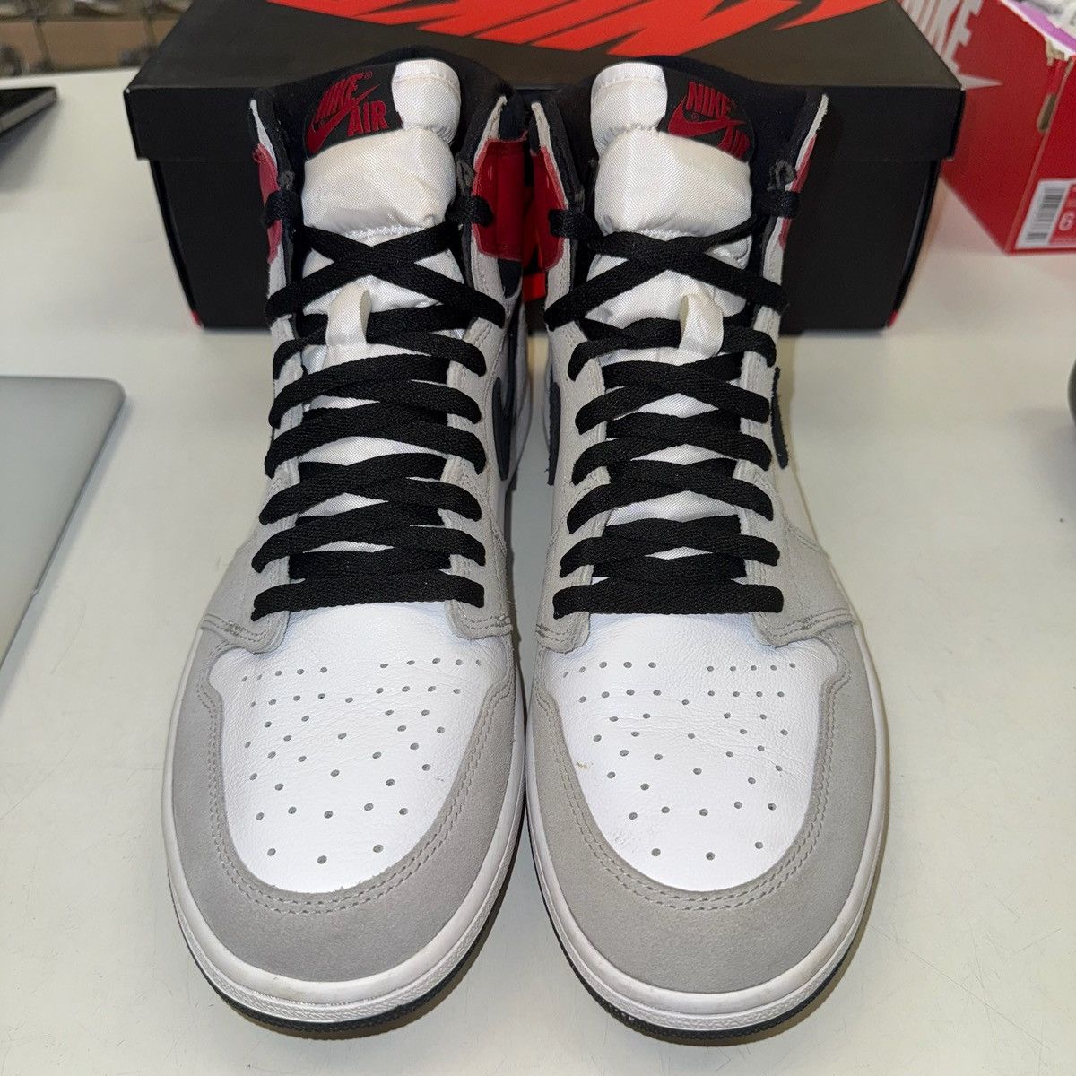 Jordan Brand × Nike Size 14 - Jordan 1 Retro High OG Smoke Grey 555088-126 Size US 14 / EU 47 - 4 Thumbnail