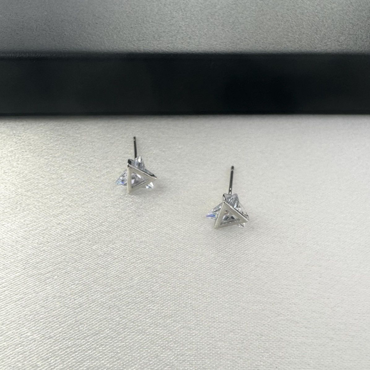 Designer 8mm Geometric Triangle CZ Stud Earrings for Men Women Size ONE SIZE - 2 Thumbnail