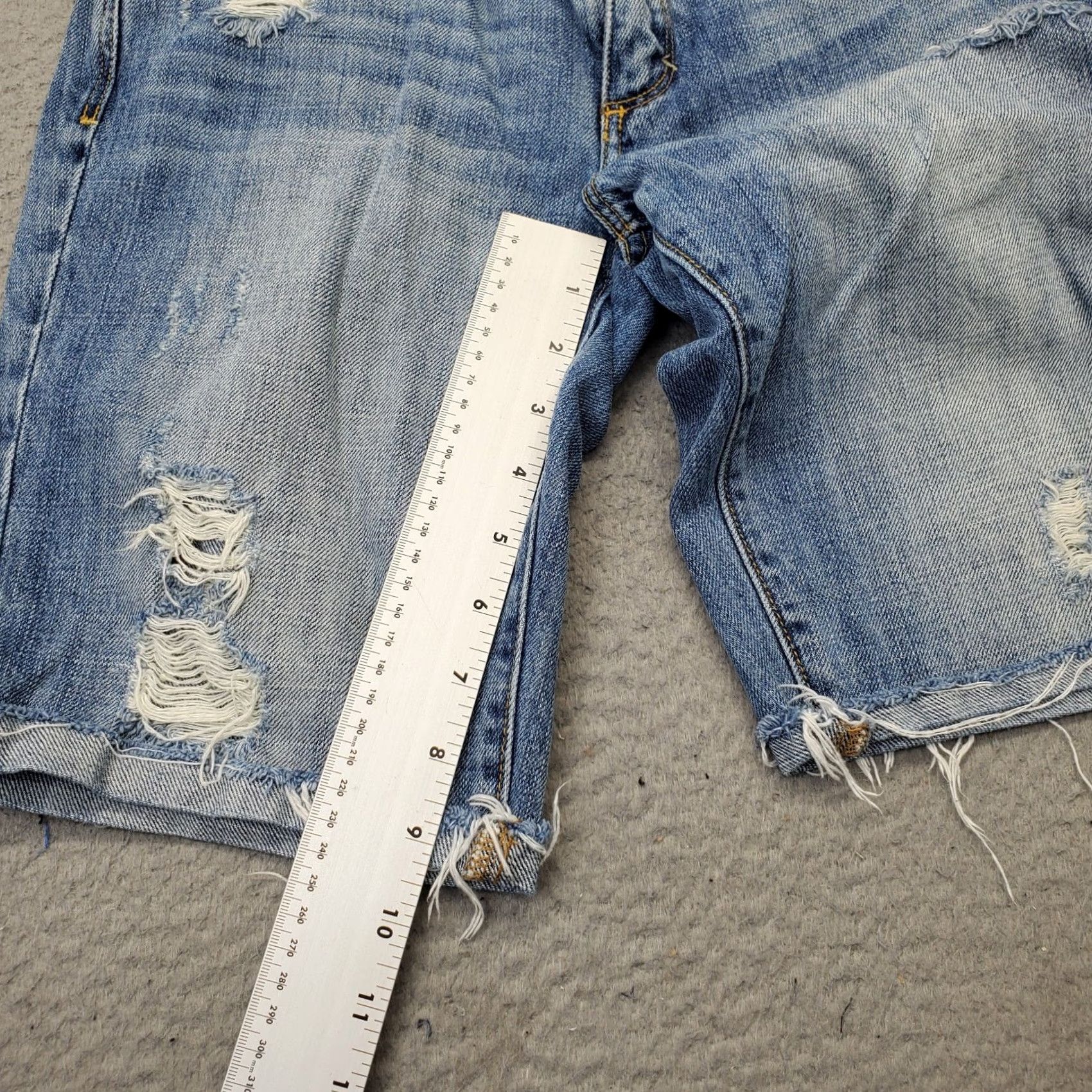 Abercrombie & Fitch Abercrombie & Fitch Denim Shorts Women 4 Blue Cuffed Faded Distressed Frayed Hem Size 27" / US 4 / IT 40 - 5 Thumbnail