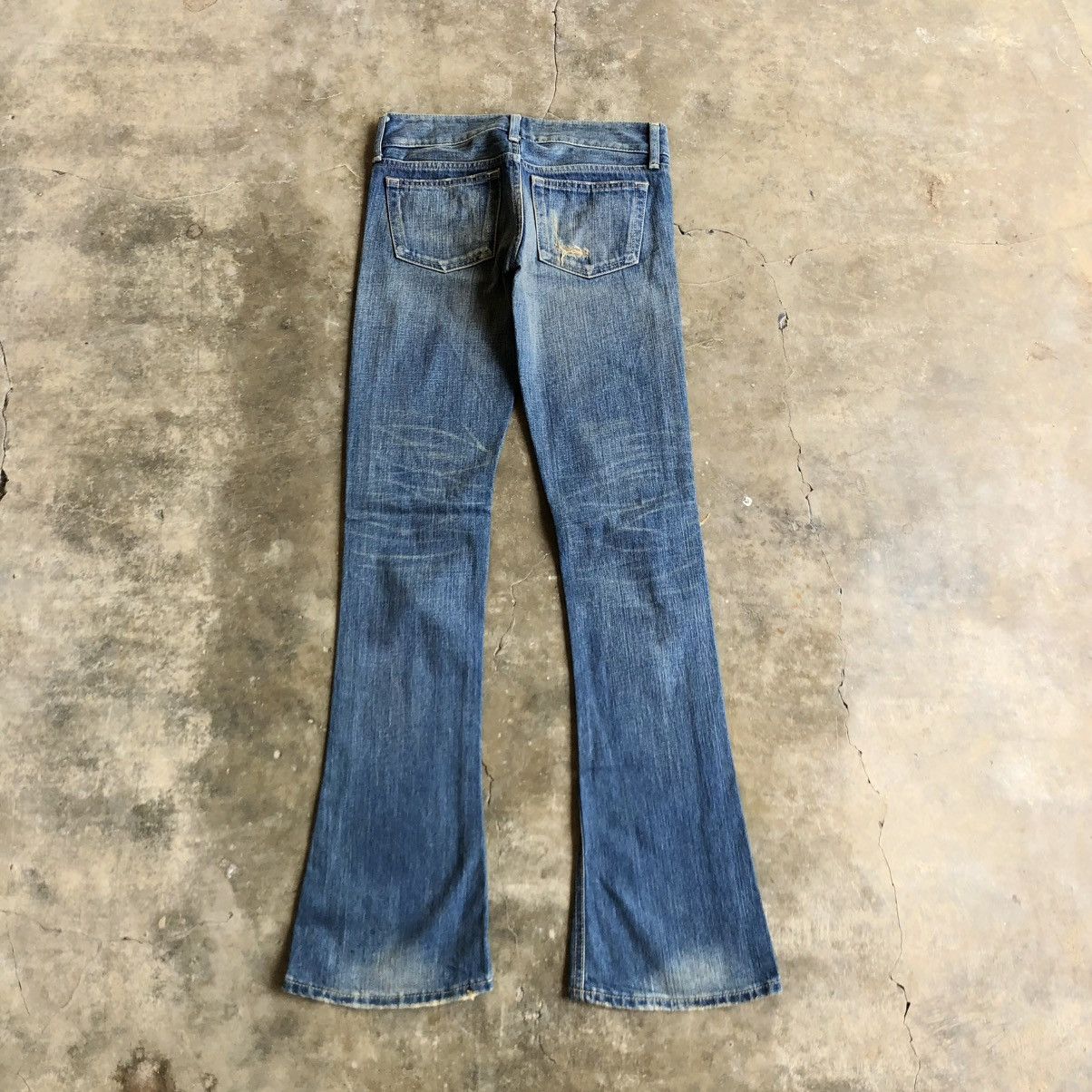 Japanese Brand 🇯🇵 2000s SLY Japan Ripped Bootcut Denim Jeans Pants Blue Wash Size US 26 / EU 42 - 8 Thumbnail
