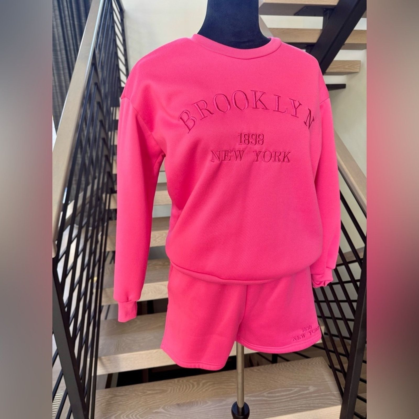 Other New Hot pink matching set with sweatshirt and shorts size S Size S / US 4 / IT 40 - 2 Thumbnail