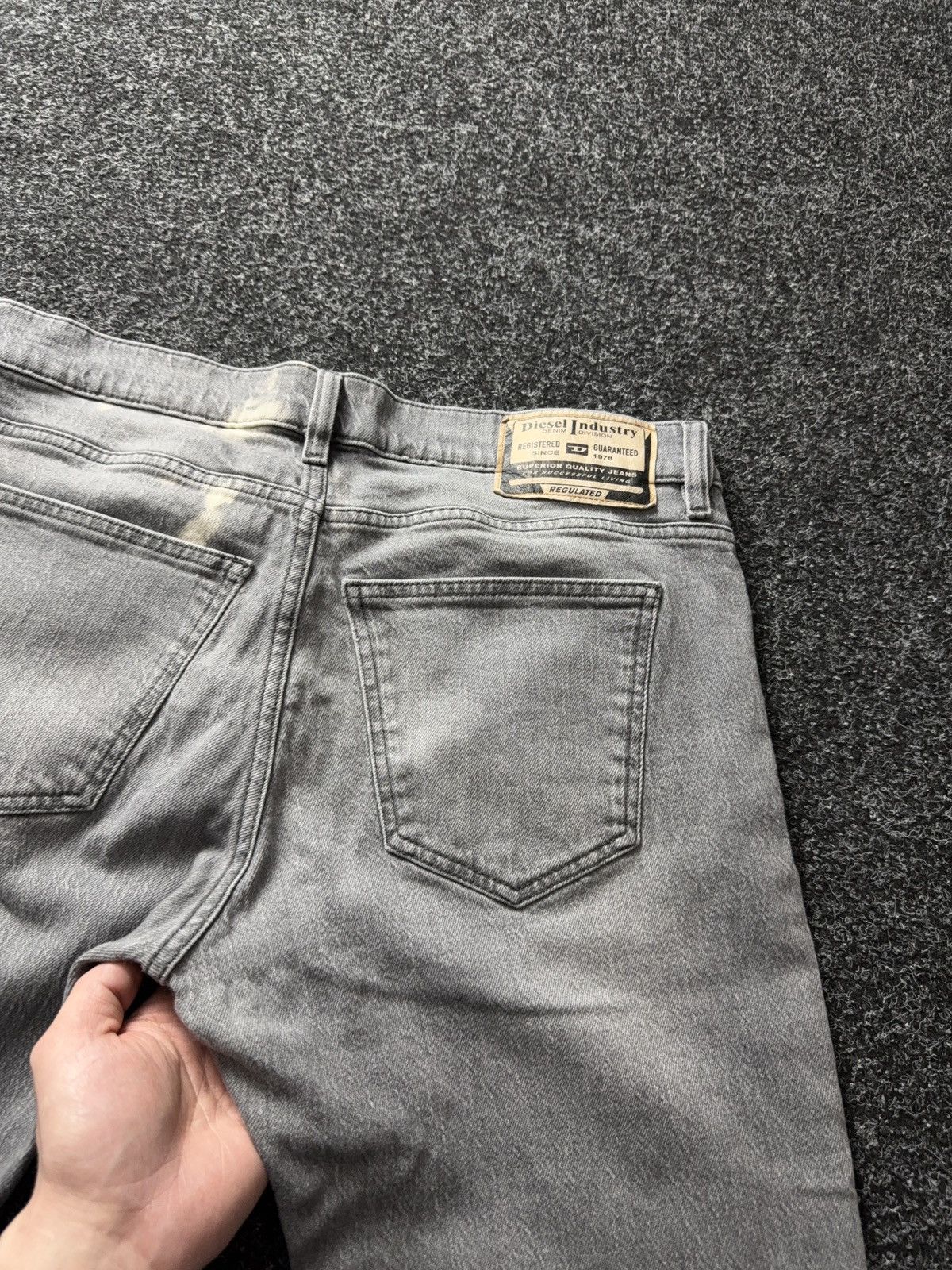 Diesel 00s Luxury Y2K Diesel Washed Grey Denim Jeans tapered Fit Size US 33 - 15 Thumbnail