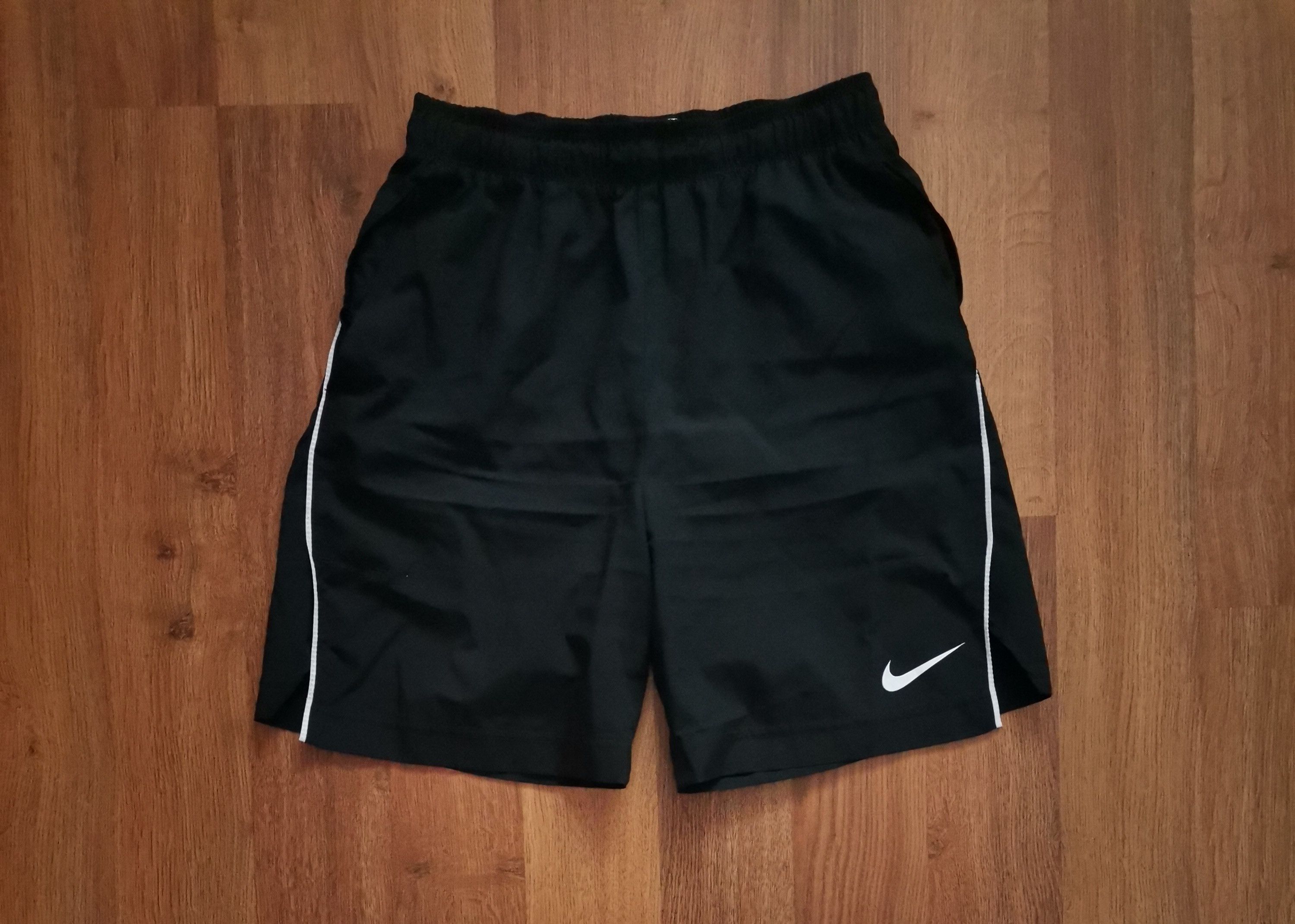 Nike Nike Shorts Size US 28 / EU 44 - 1 Thumbnail