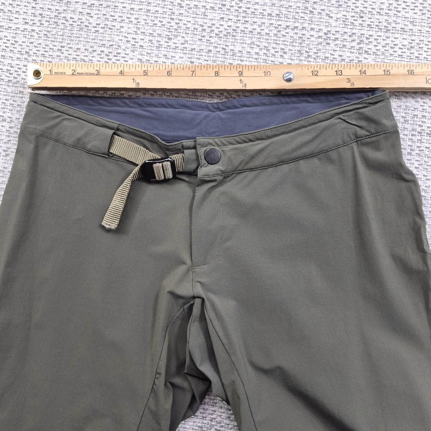Vintage Vaude Trail Shorts Mens Small Green Biker Adjustable Belt Reflective Cycling Shirt? Size US 29 - 6 Thumbnail