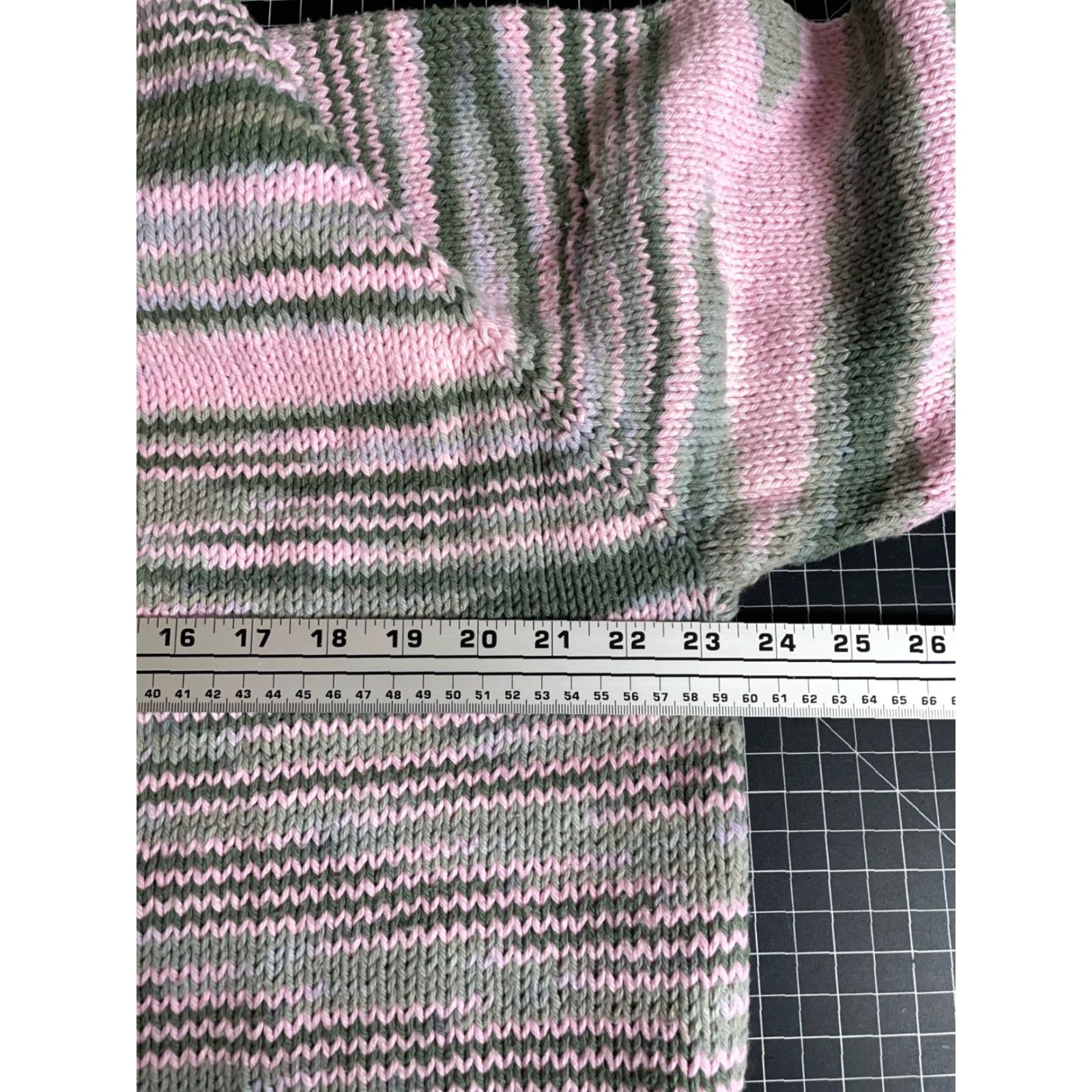 Vintage VINTAGE Handknit Sweater Women's Large Marled Pink Green Chunky Knit Mock Neck Cottage Pullover Casual 90s Hipster Retro Women L Pink Handwash Only Size L / US 10 / IT 46 - 5 Thumbnail
