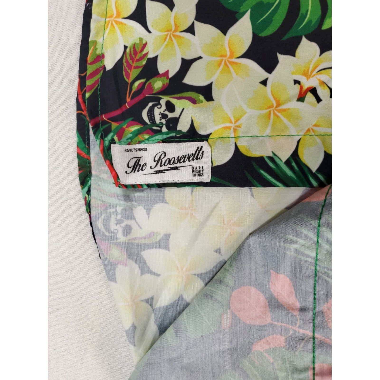 Vintage RSVLTS The Goonies Hawaiian Camp Shirt Black Green Floral Short Sleeve Mens S Size US S / EU 44-46 / 1 - 2 Thumbnail