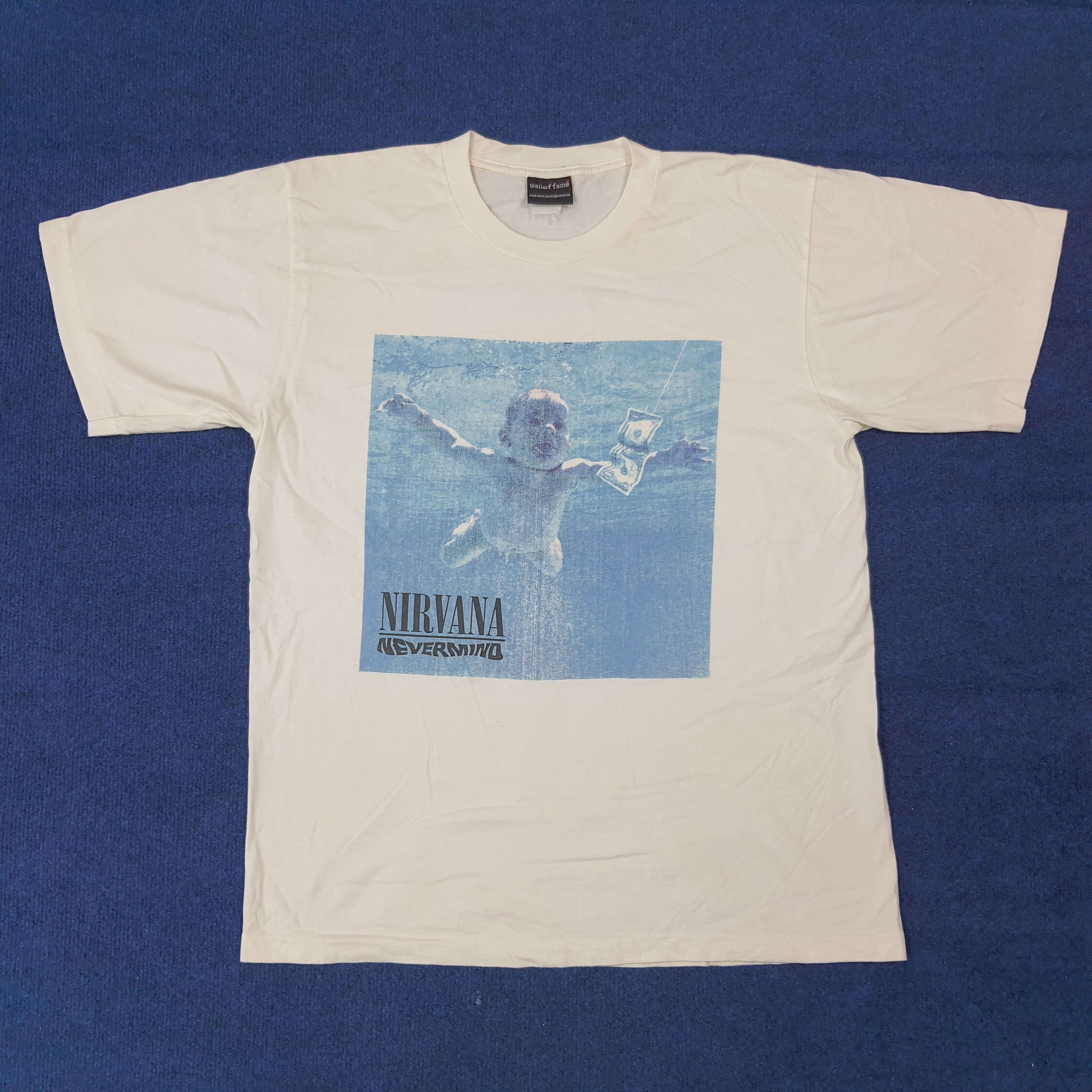 Vintage Vintage Nirvana Nevermind Band 2000s Reprint T-Shirt C276N32 Size US M / EU 48-50 / 2 - 1 Thumbnail