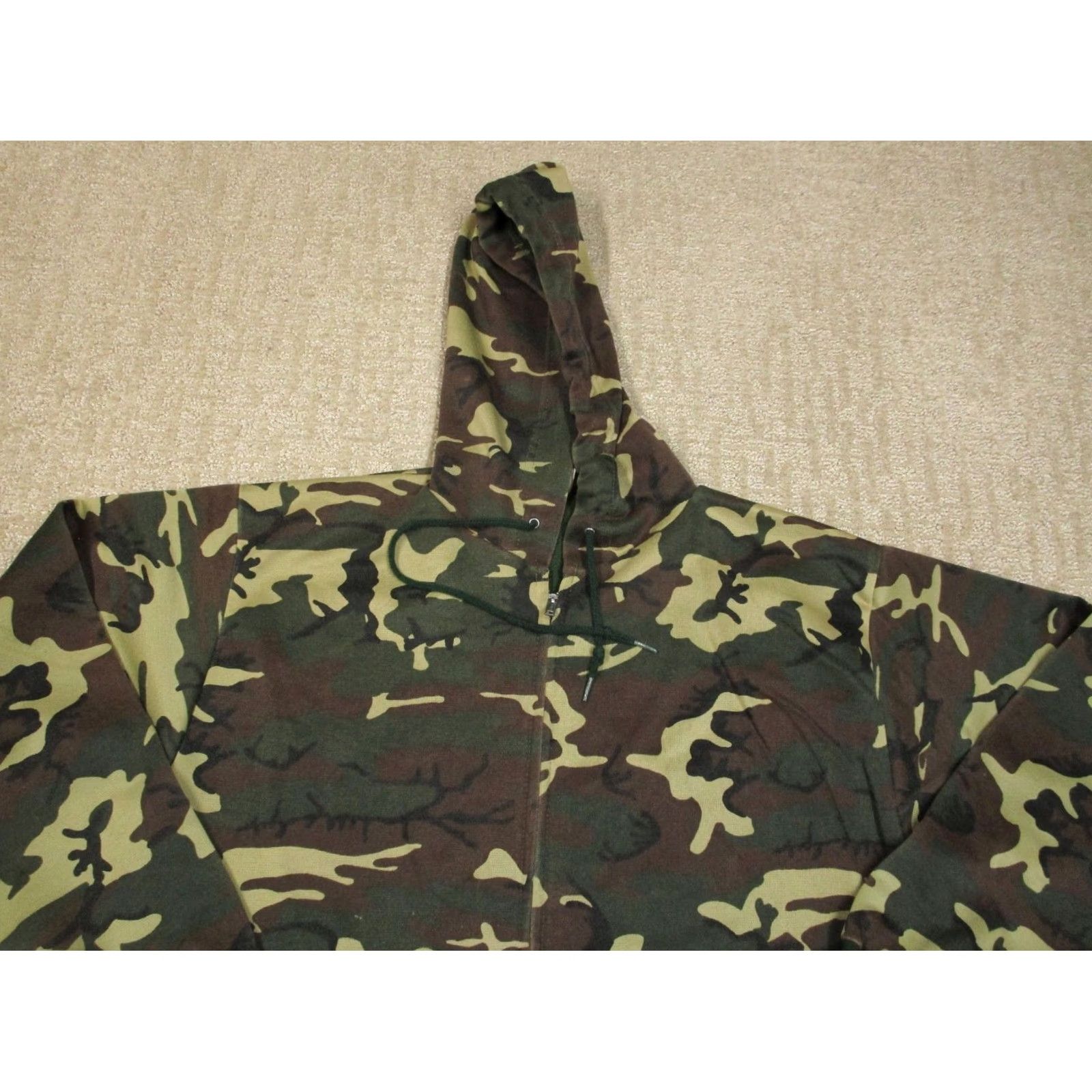 Vintage VINTAGE Sportswear Jacket Men L Green Camouflage Hooded Lightweight USA Made 90s Mens Size US L / EU 52-54 / 3 - 2 Thumbnail
