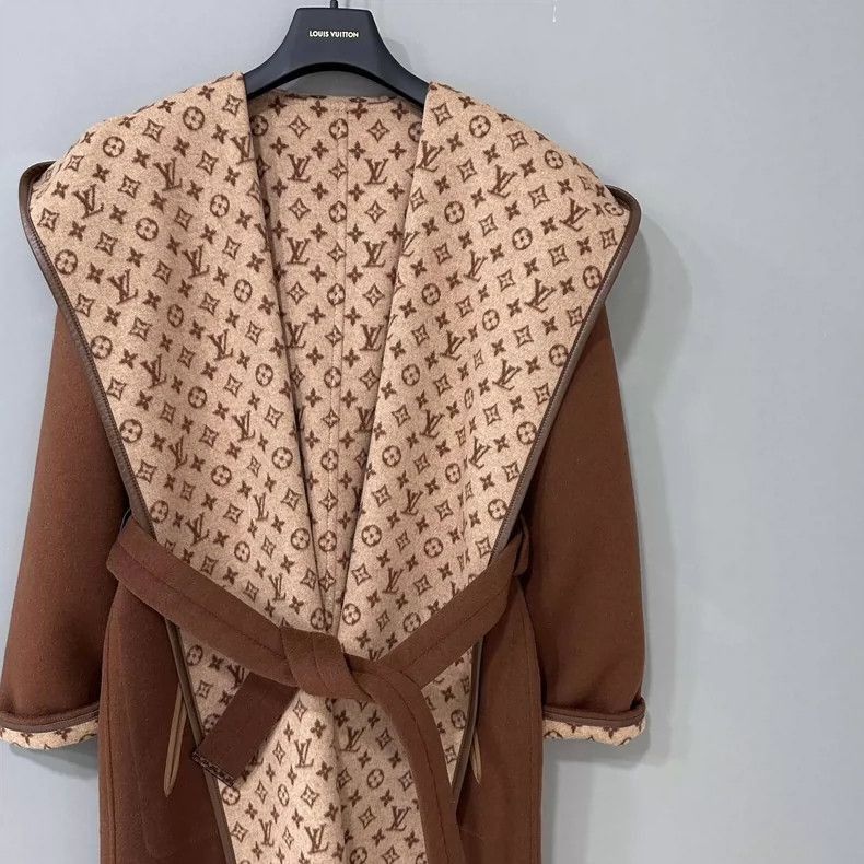 Louis Vuitton New Louis Vuitton Brown Patterned Coat-2506 Size S / US 4 / IT 40 - 2 Thumbnail